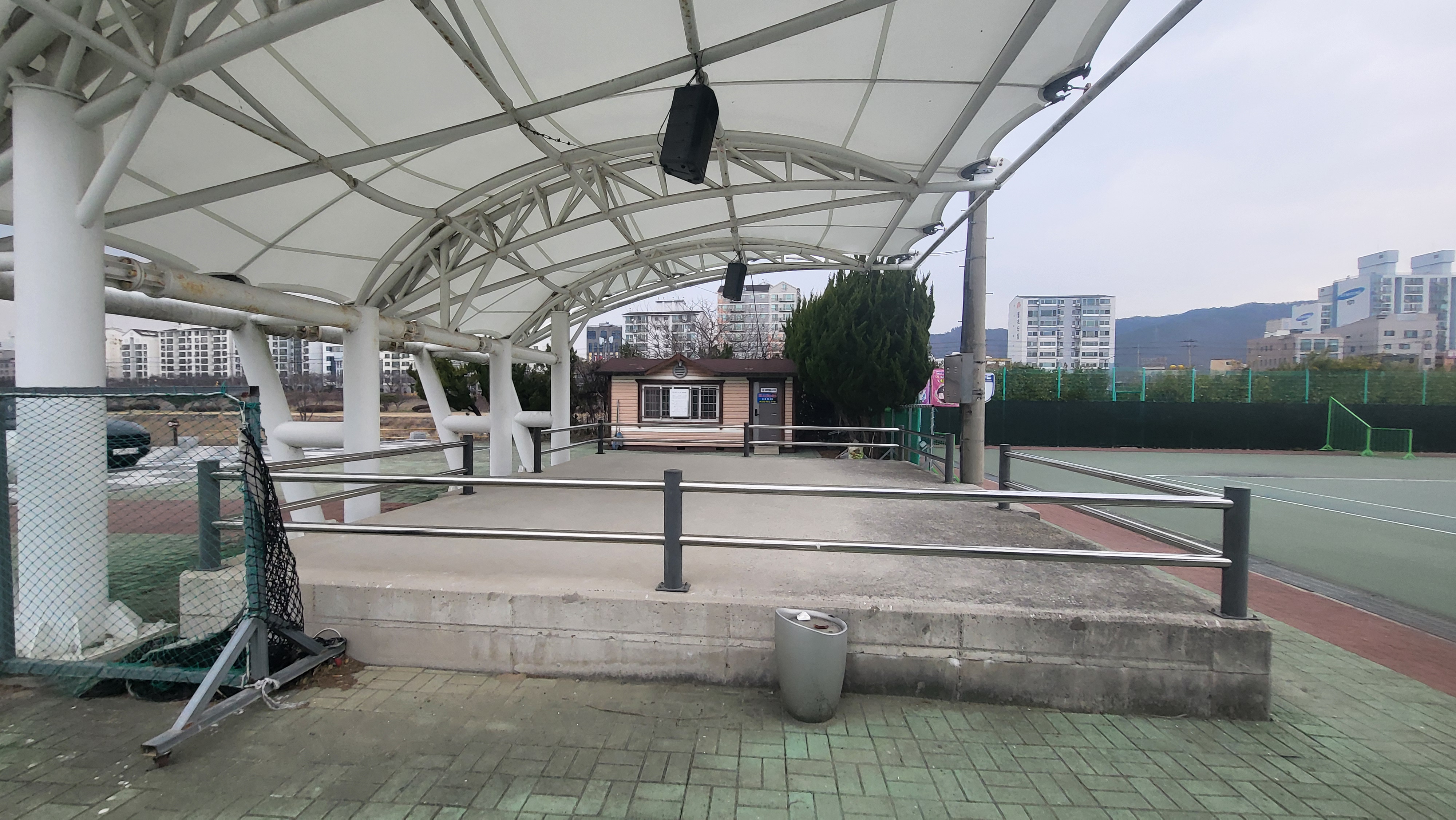 강변테니스장