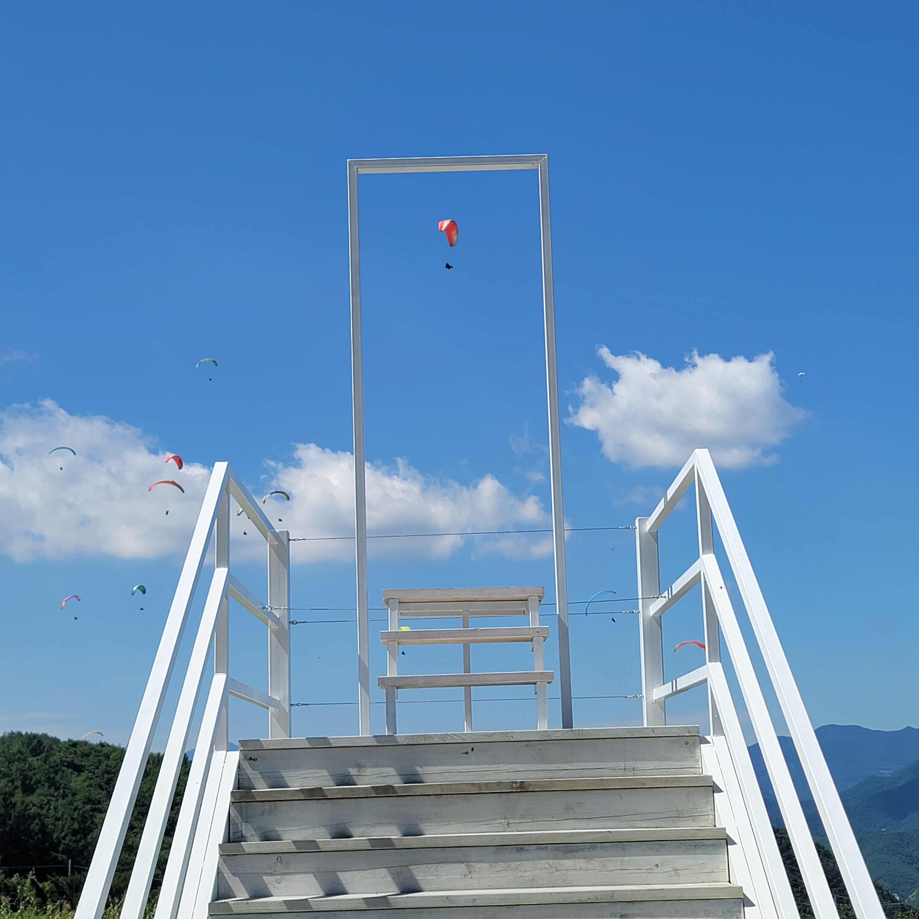 구름위의 산책 이미지