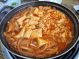 통돼지두루치기