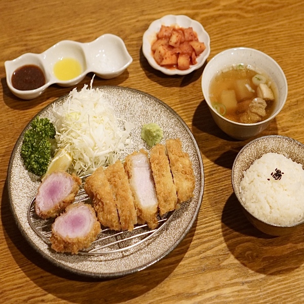 숯불 한돈 모듬카츠