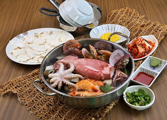 해물수제비 (맑은육수) (1인) (2인이상주문)