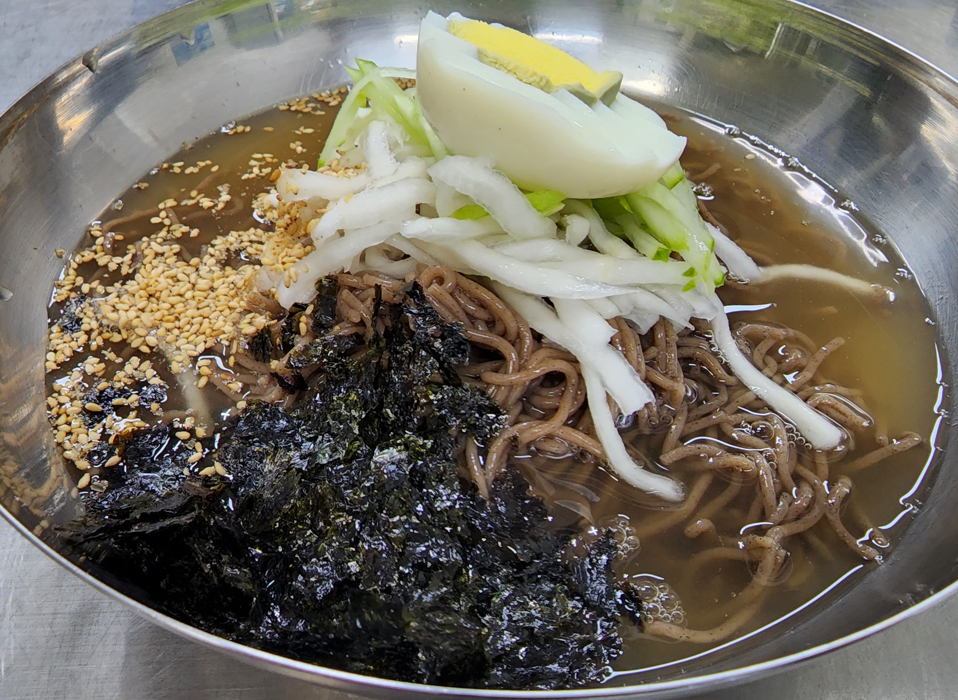 메밀물막국수