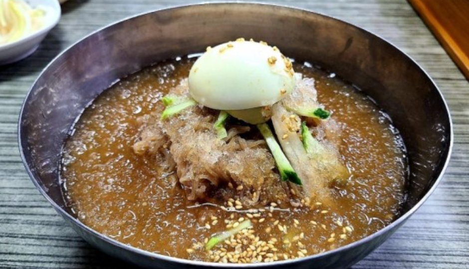 물냉면