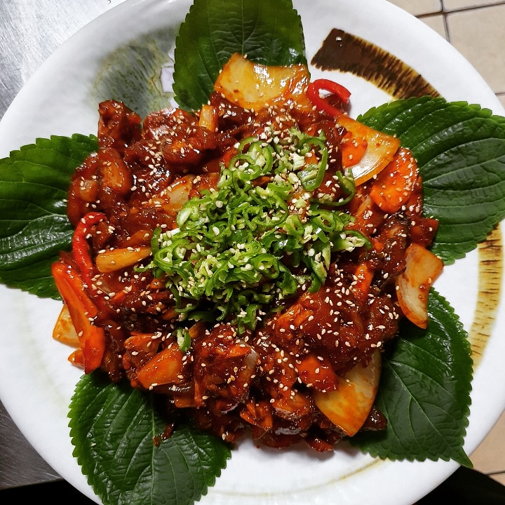 매운족발대자