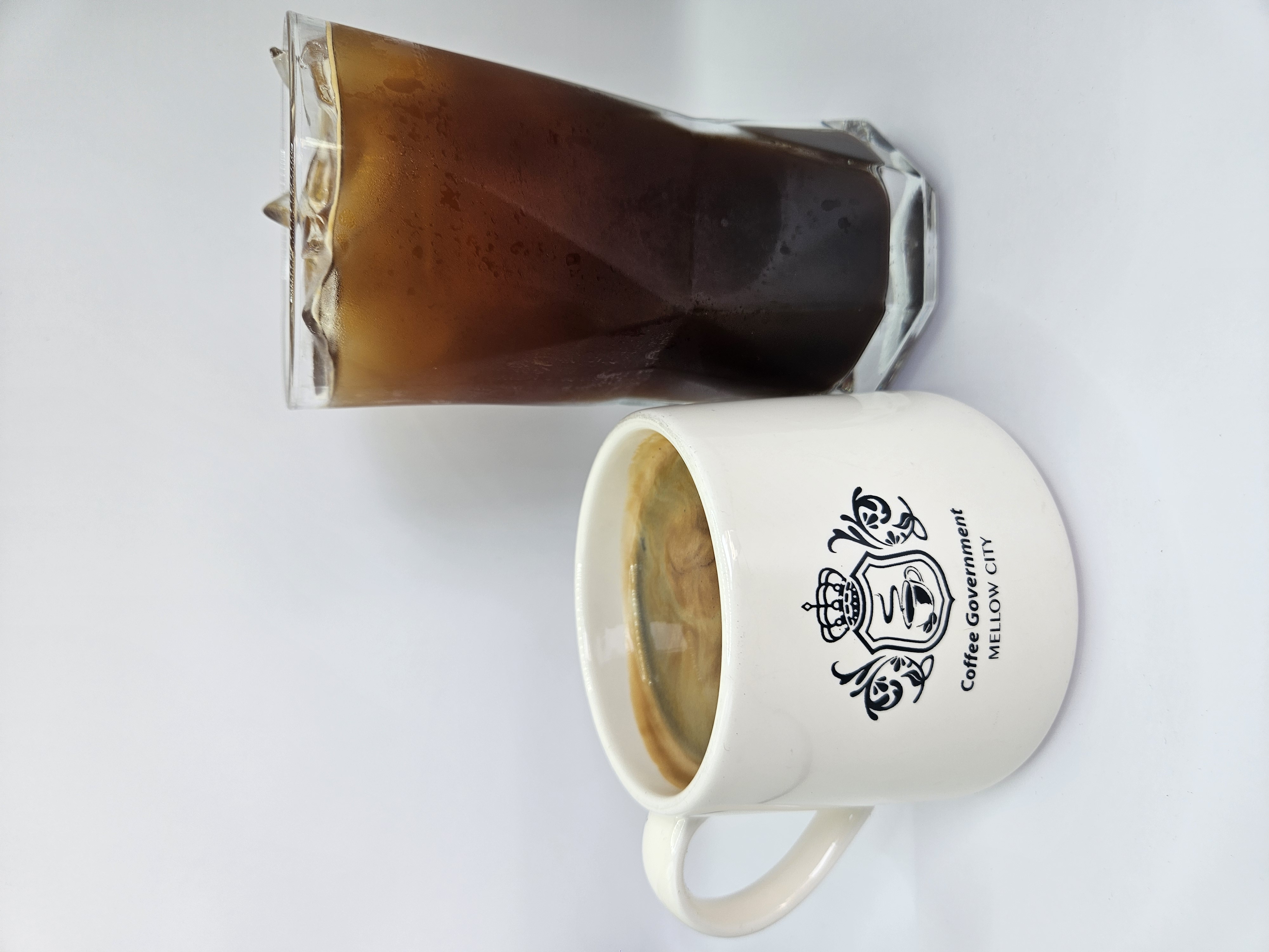 아메리카노 HOT / ICED