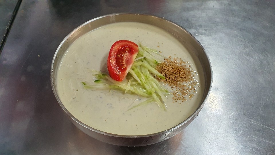 냉콩국수 (계절메뉴)
