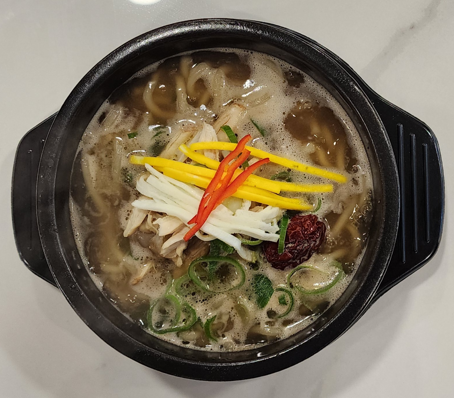 한방닭칼국수