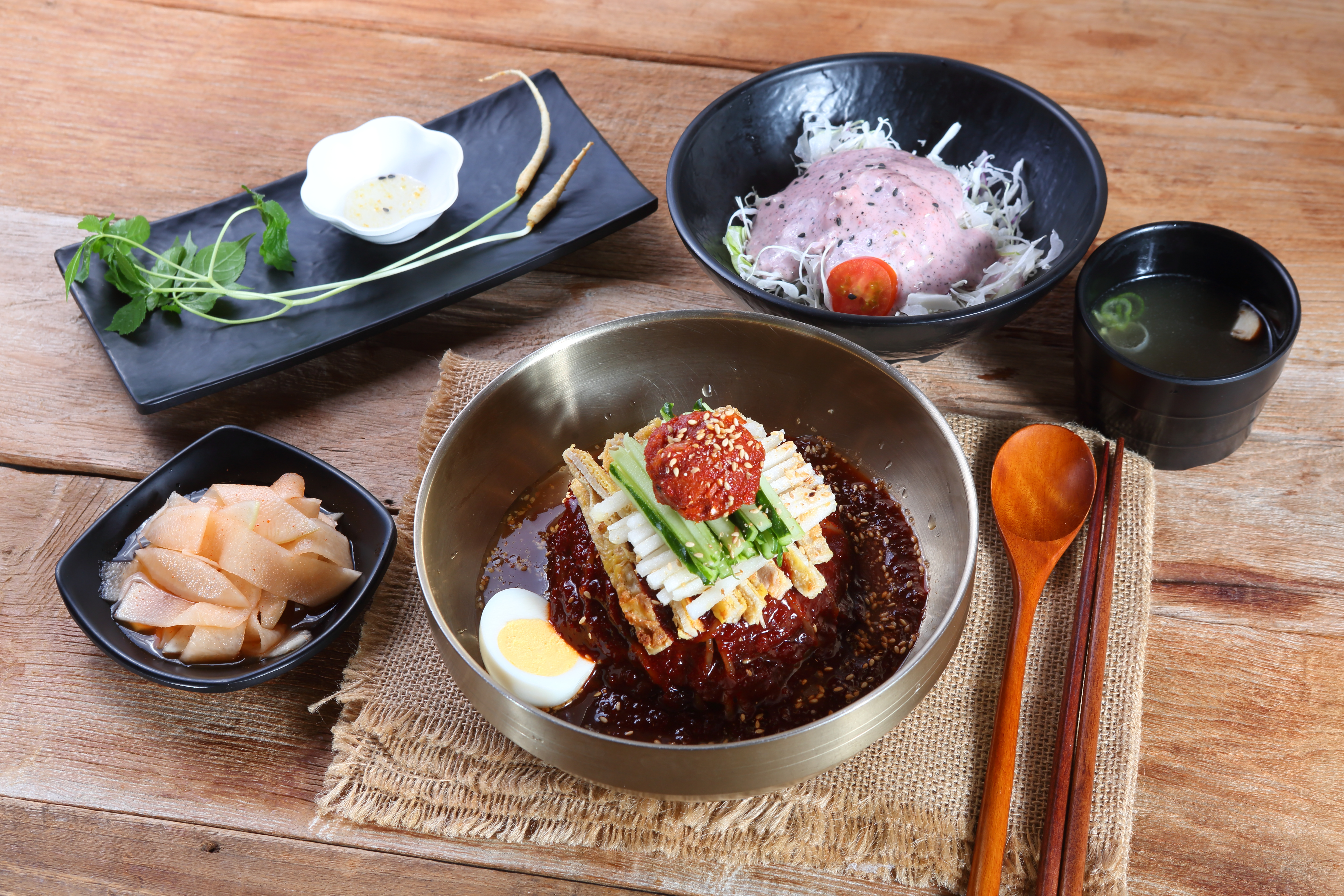 산홍 (비빔냉면)