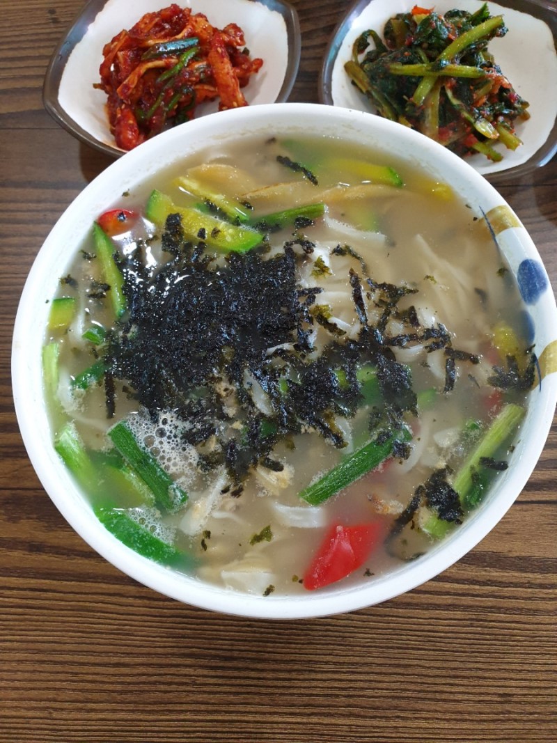 바지락해물칼국수
