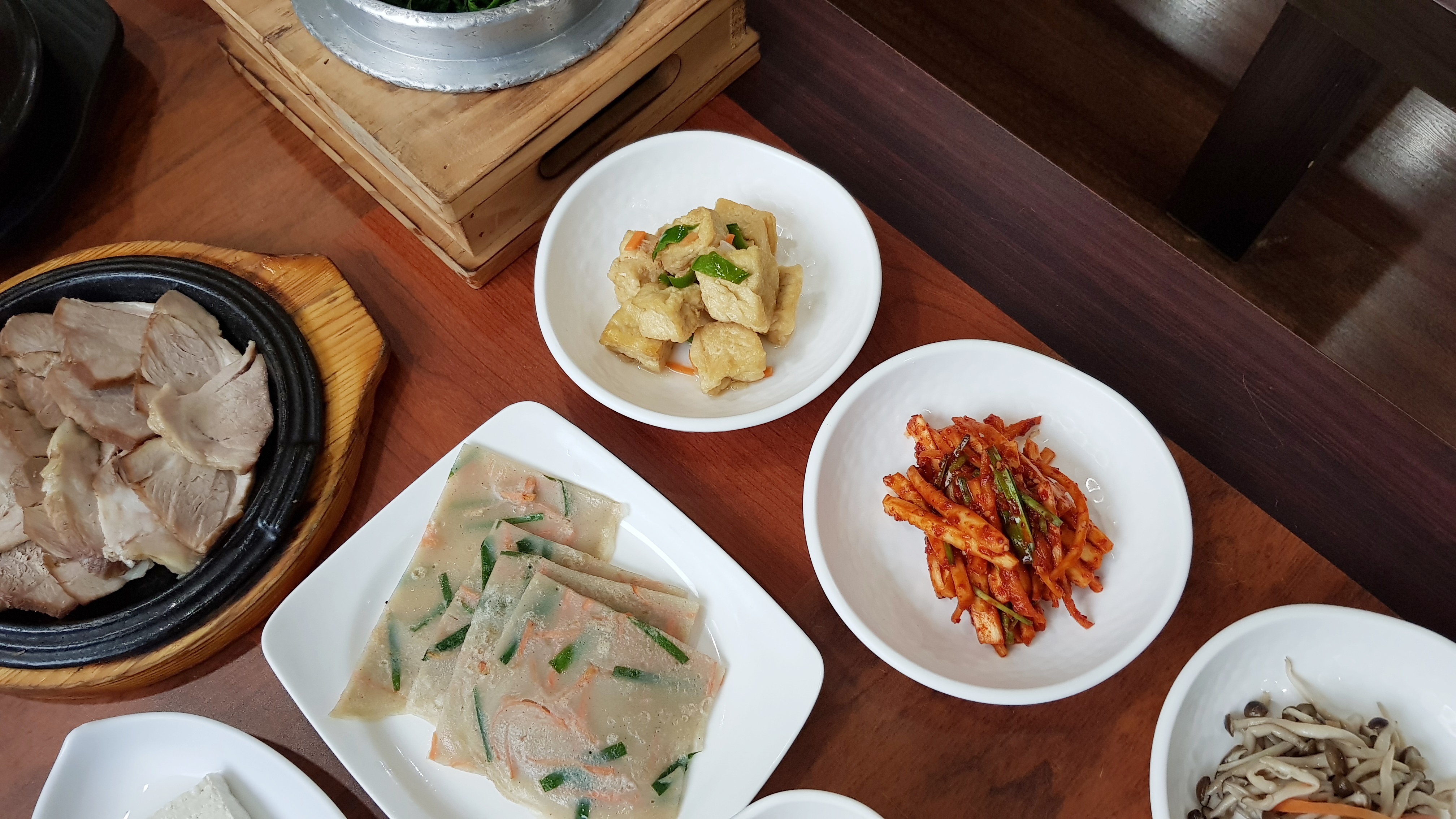 돌집식당 이미지