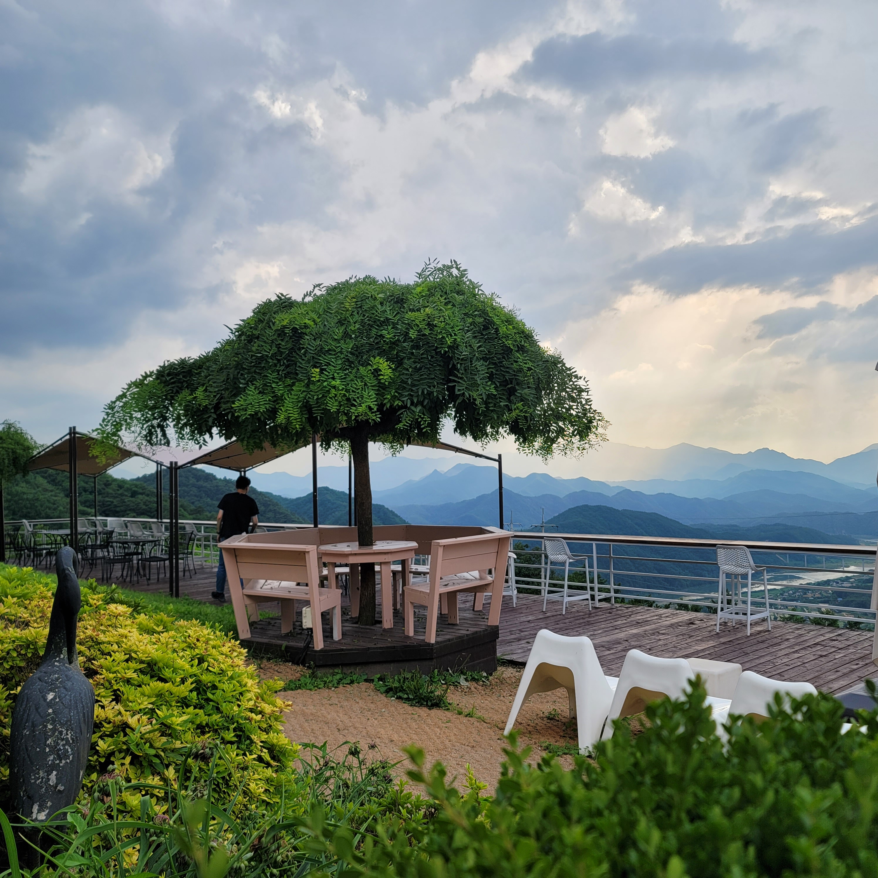 구름위의 산책 이미지