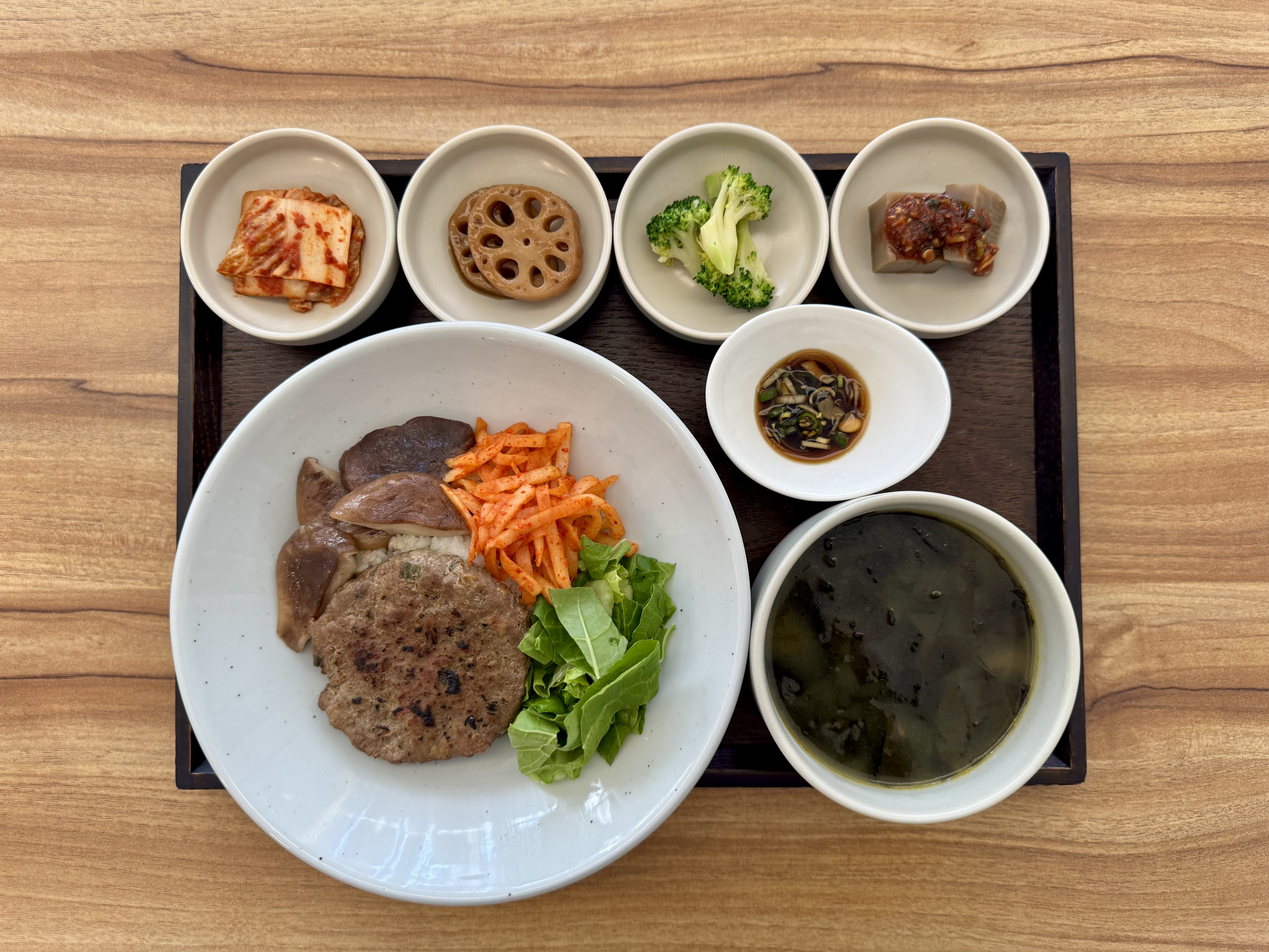 표고버섯 올린 소떡갈비밥