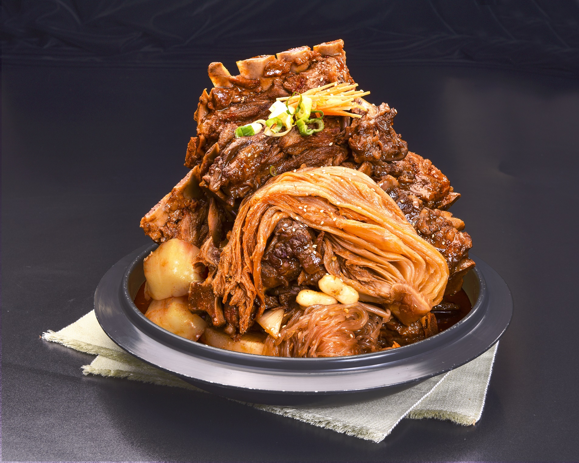 한양 묵은지 간장 뼈찜 (중)
