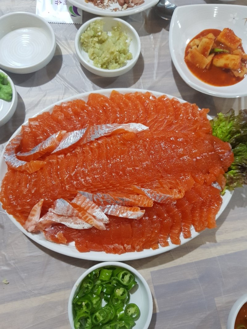 송어비빔회(중)