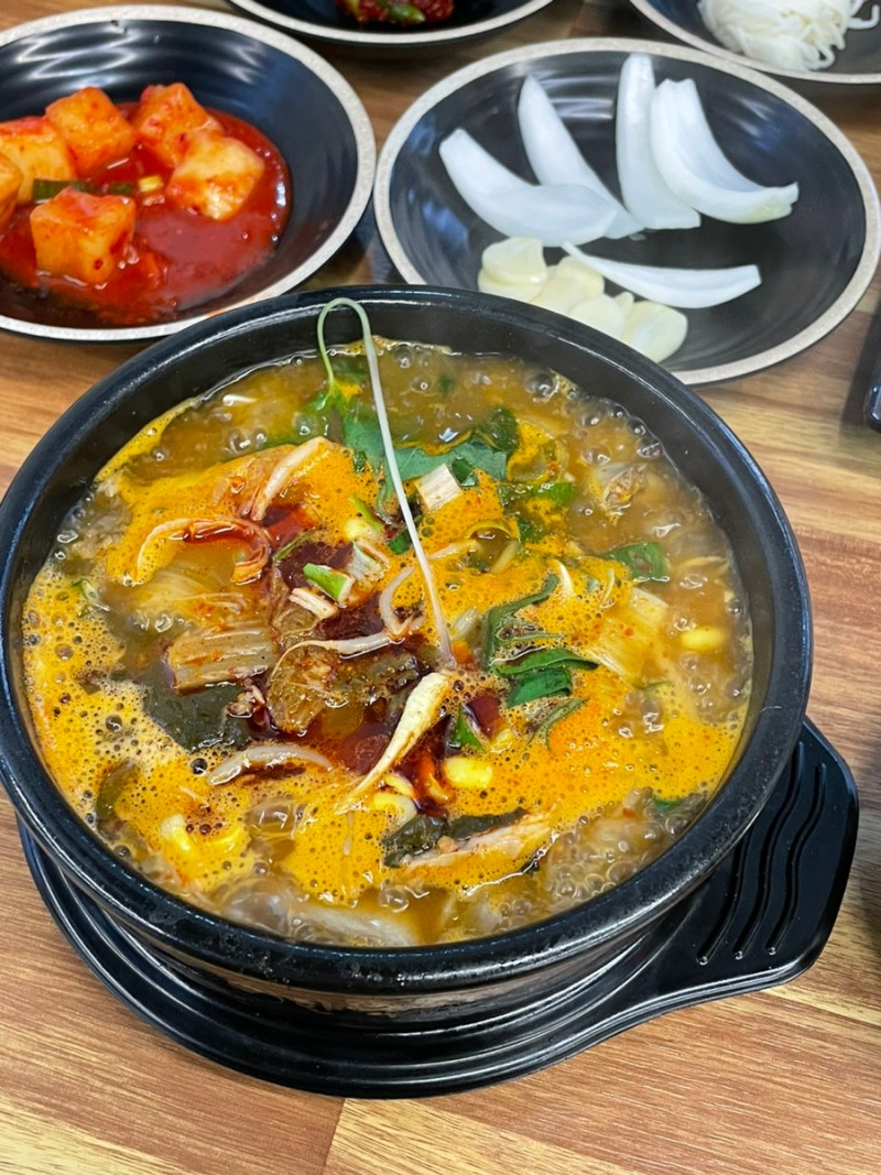 얼큰해장국밥(돼지/순대/머리고기)