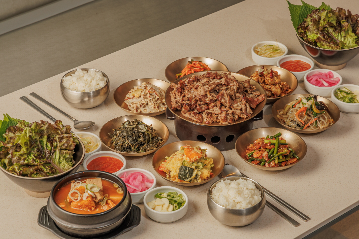 돼지 숯불고기 / 숯불구이 한 상
