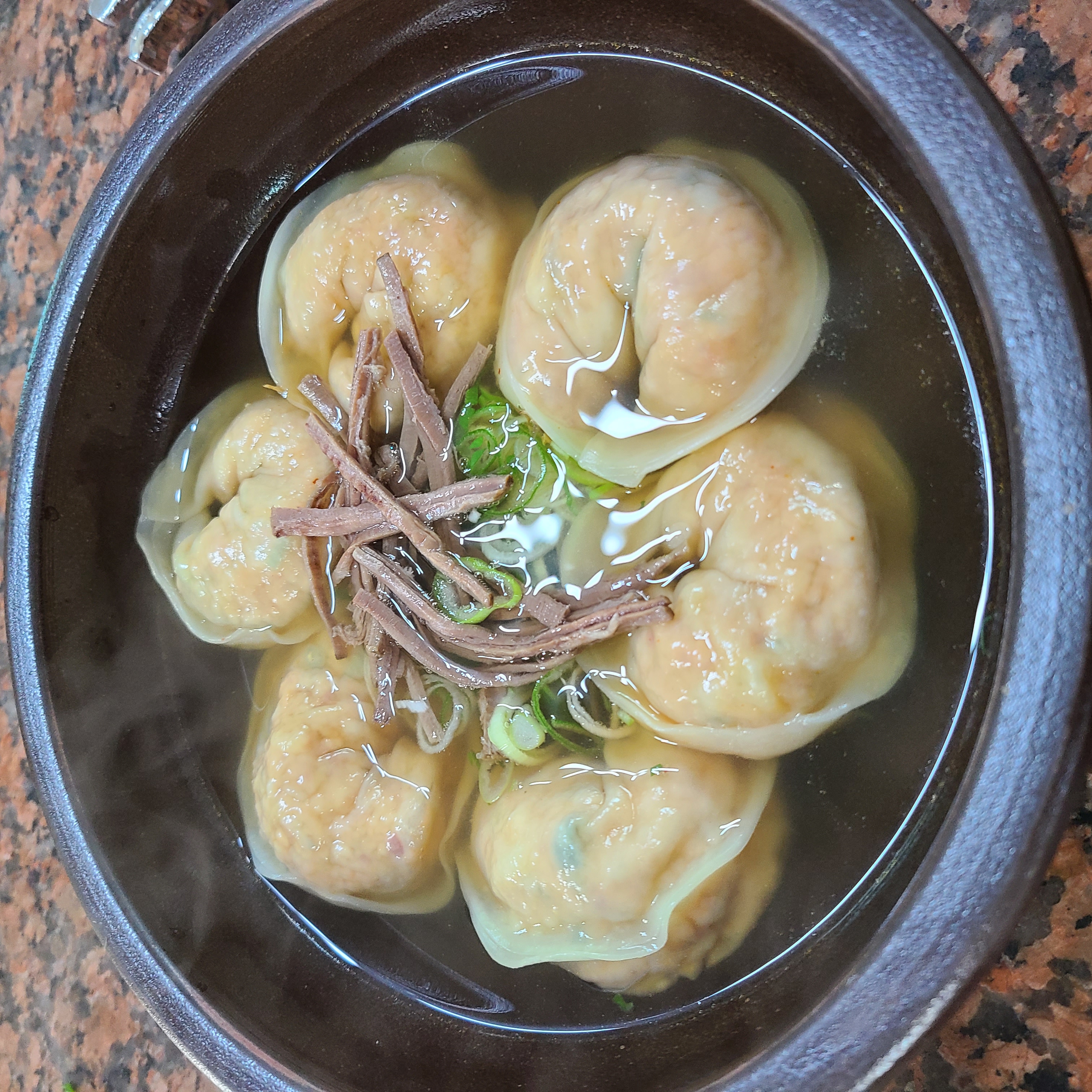 만둣국