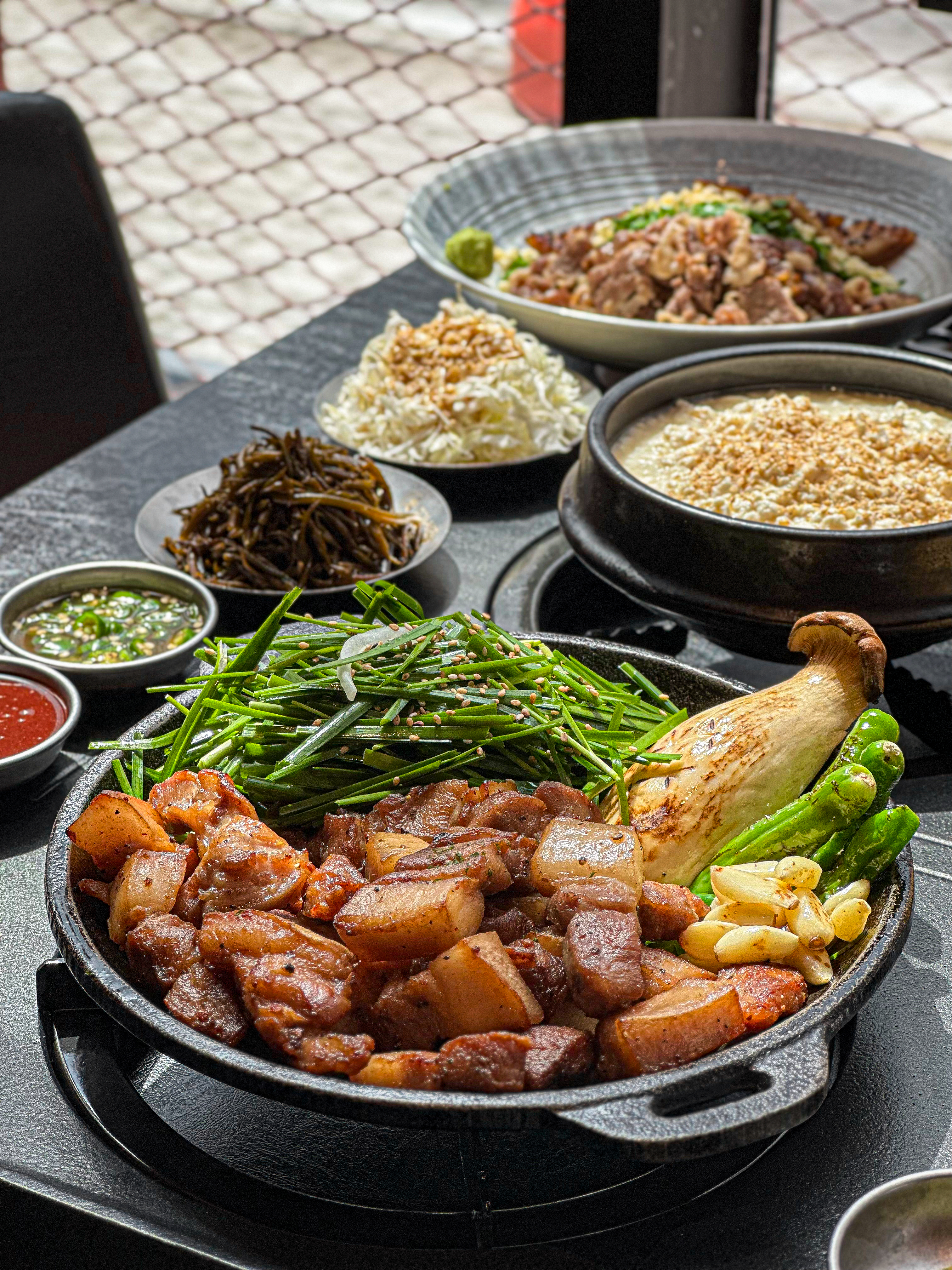 숯불특수부위(꼬들살+뽈살)500g + 들기름순두부