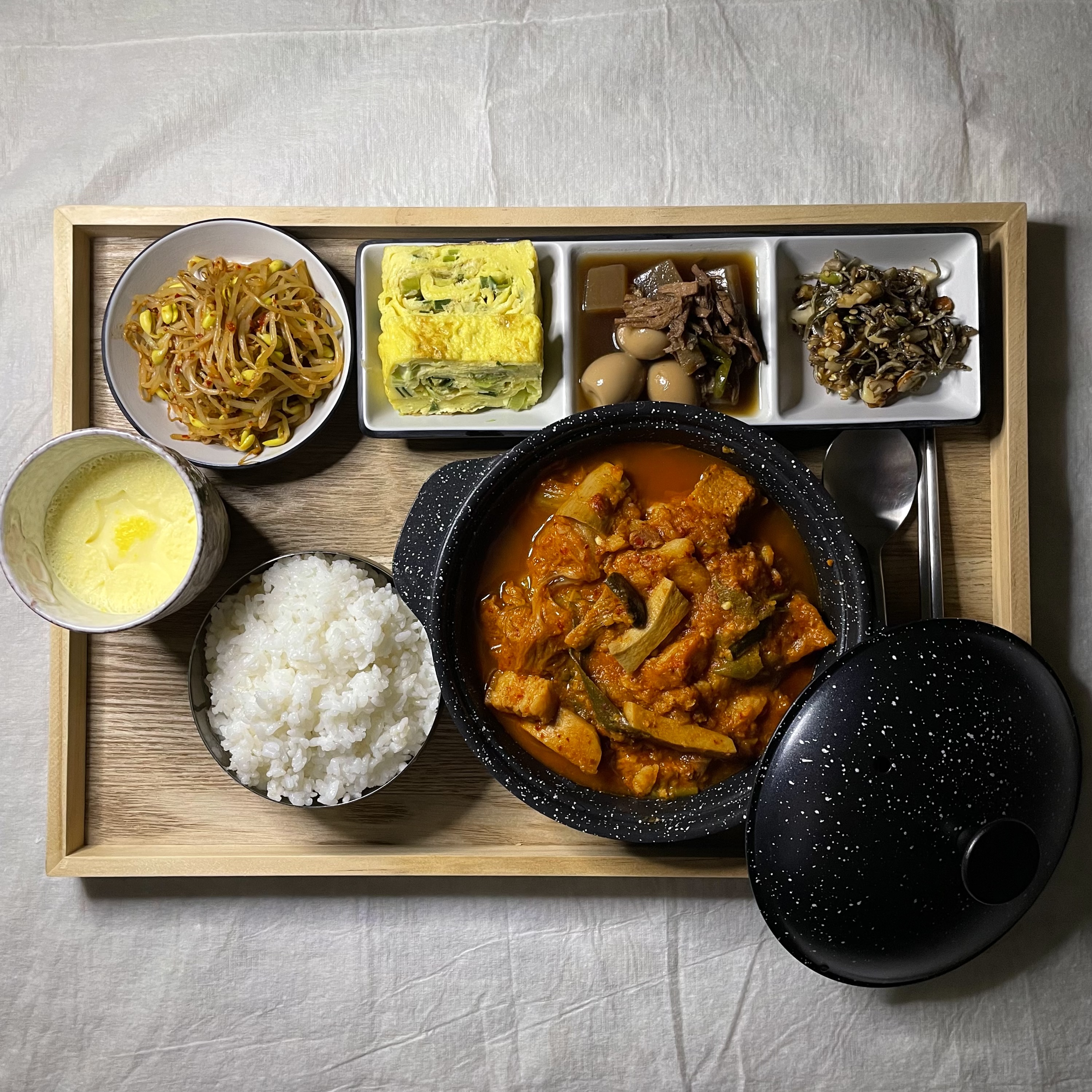 돼지김치찜 정식