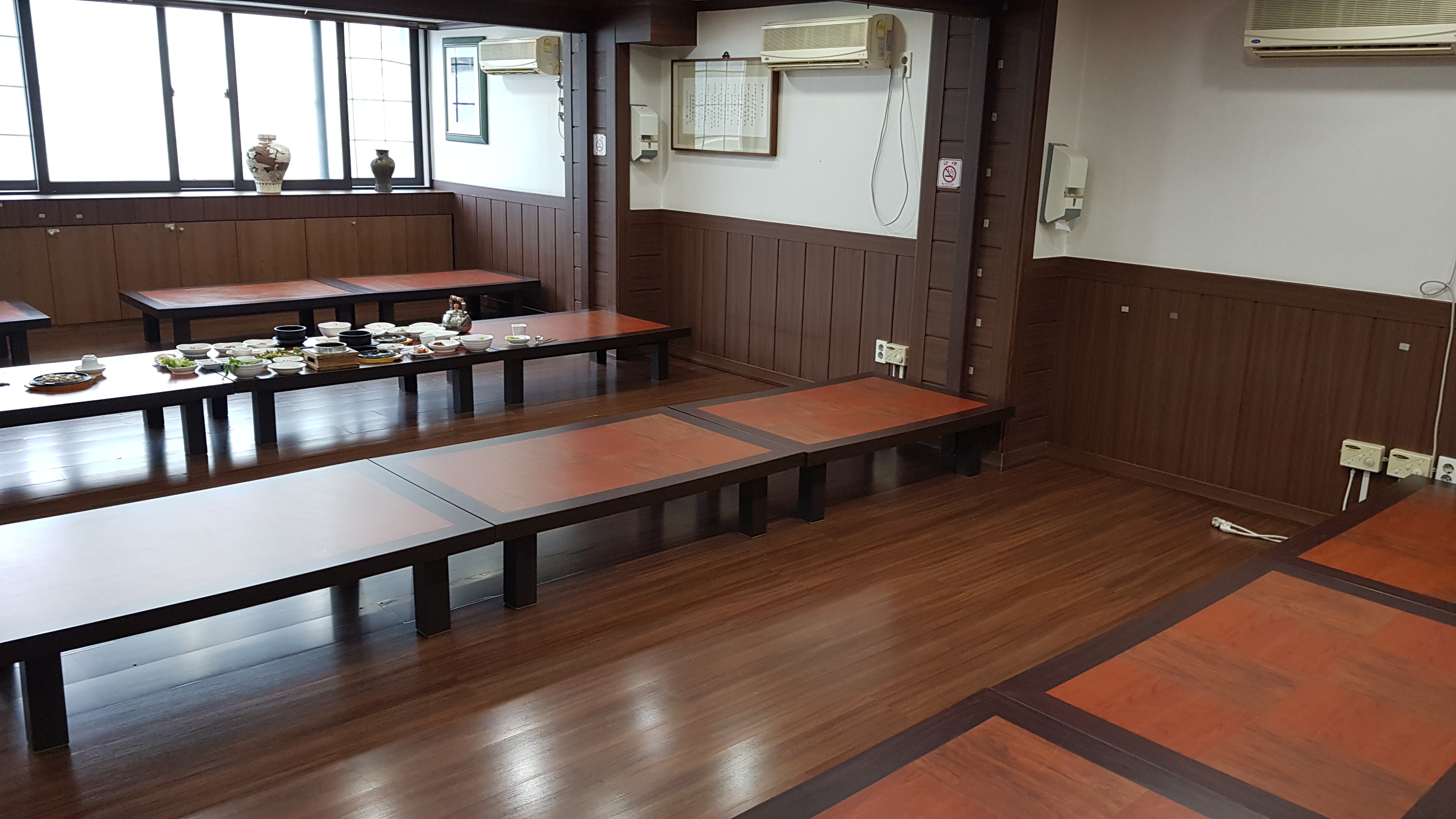 돌집식당 이미지