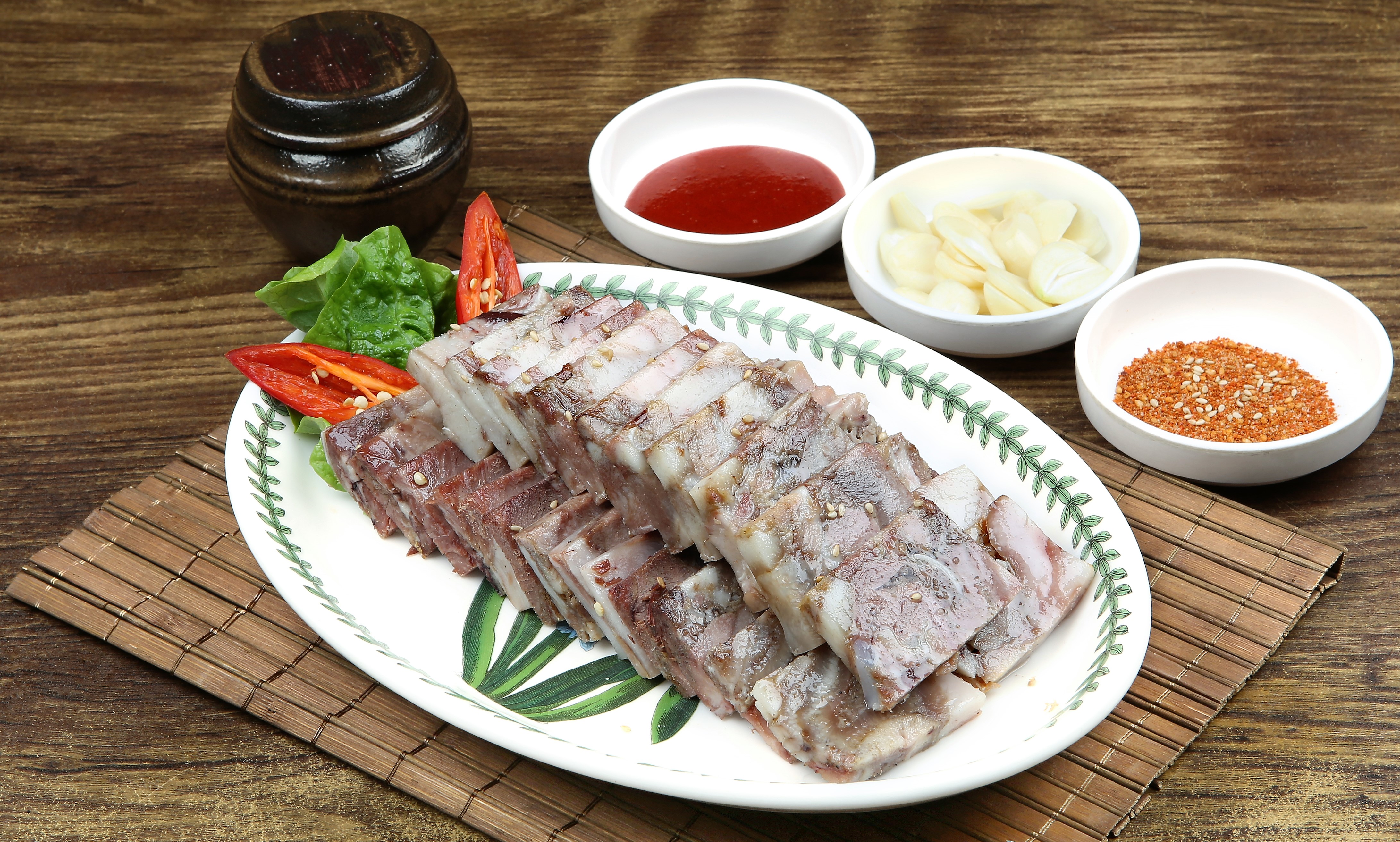 편육