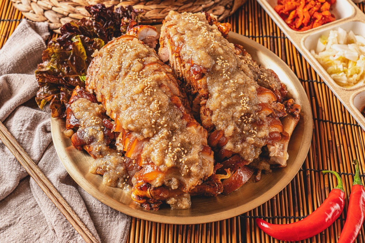 사과더하기 마늘족발(중)