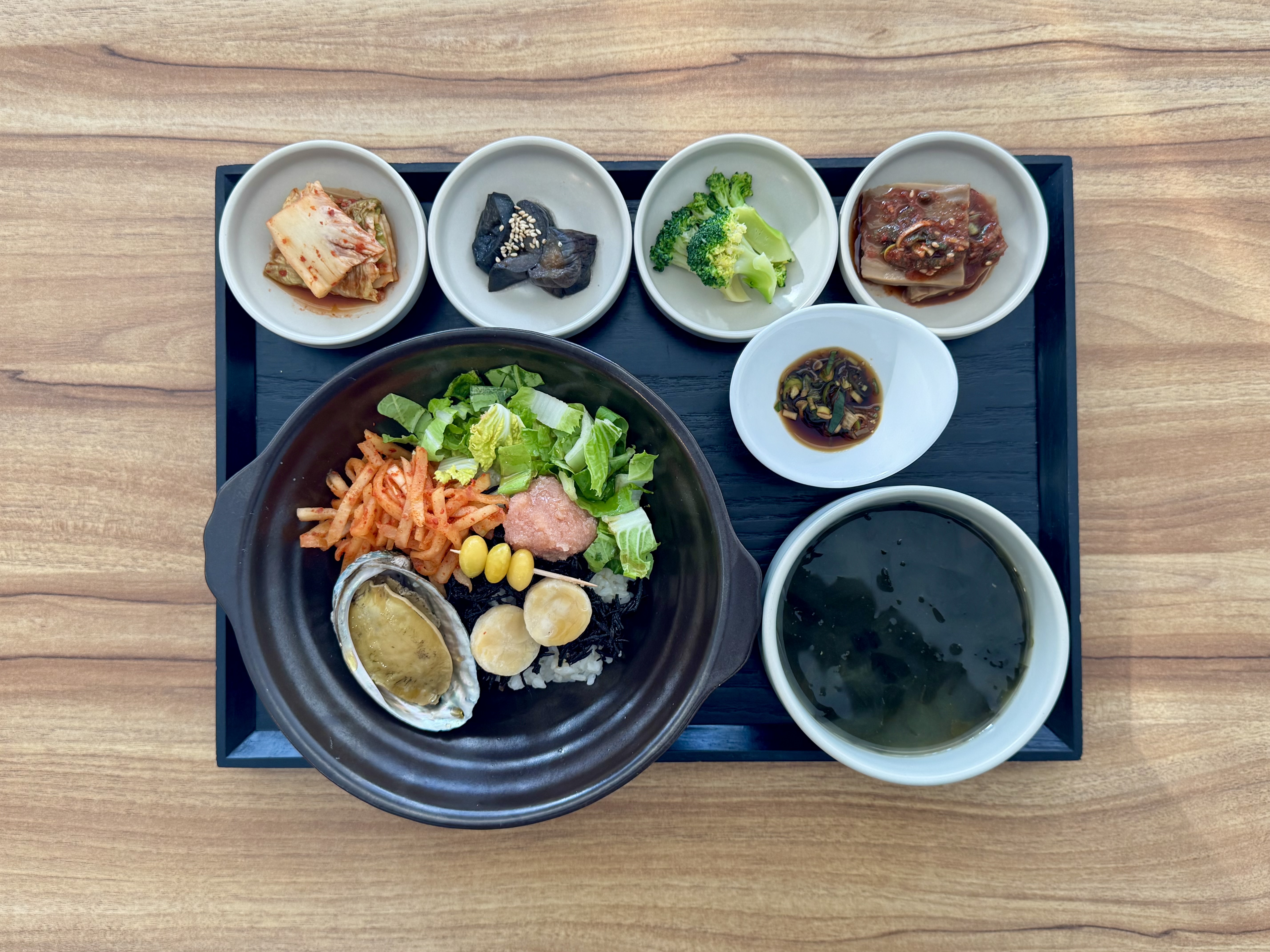 전복,관자 올린 제주도 톳밥