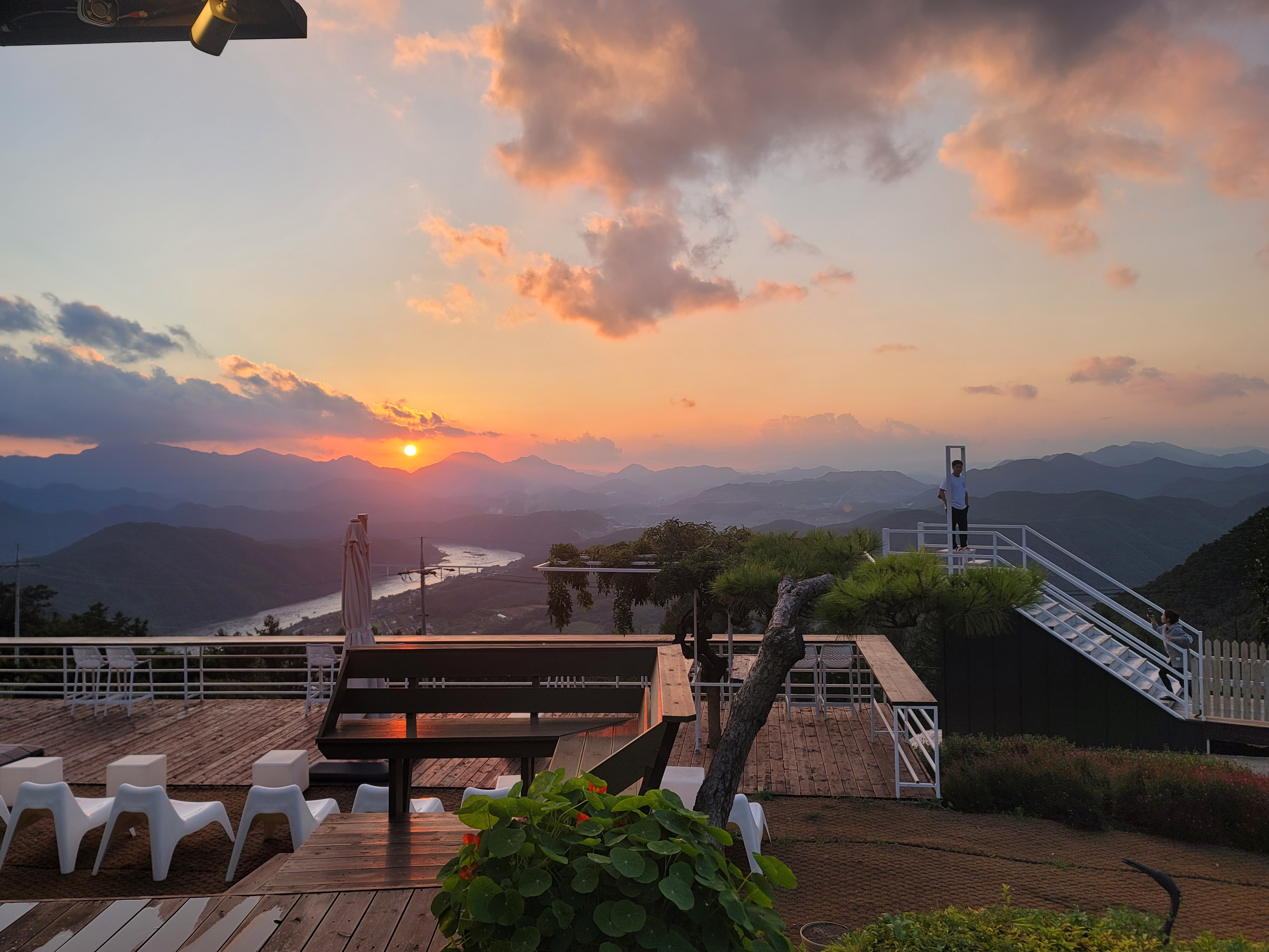 구름위의 산책 이미지