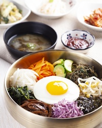 도토리 나물비빔밥