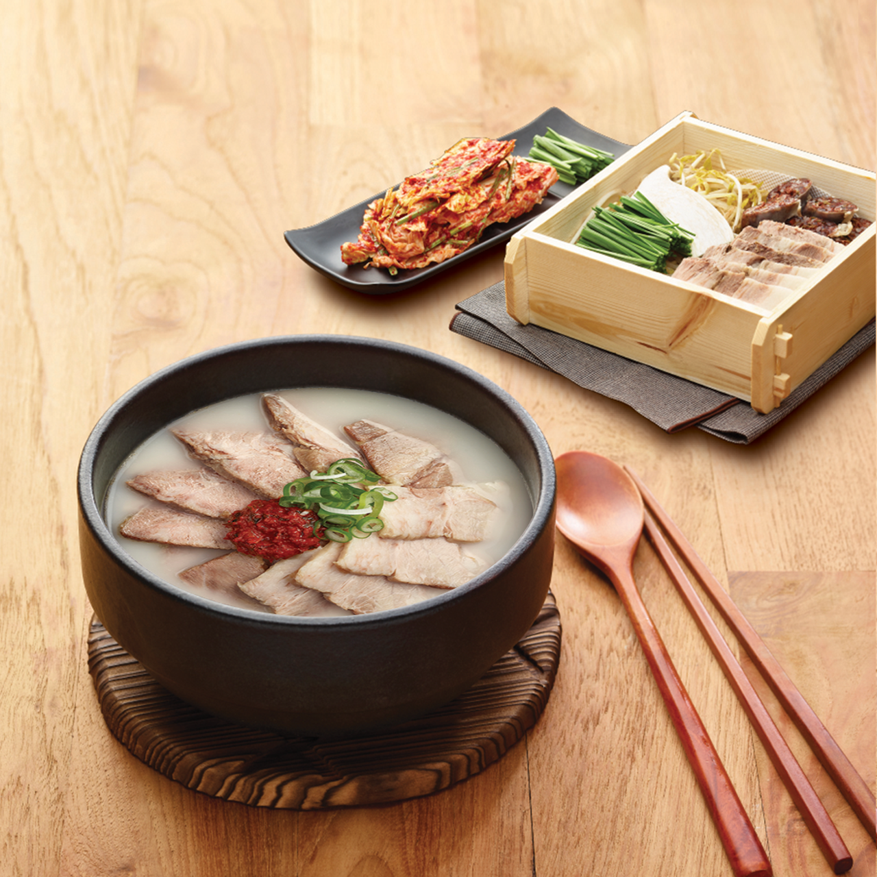 편백찜정식(우사골수육국밥)