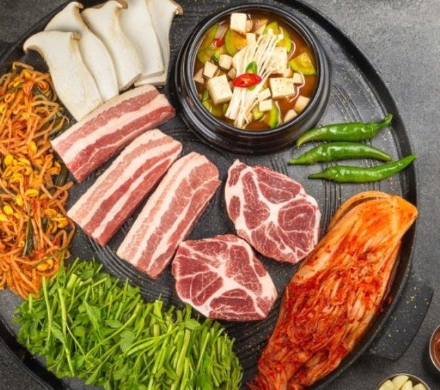 삼겹살+꽃목살(600g)+계란찜+된장찌개