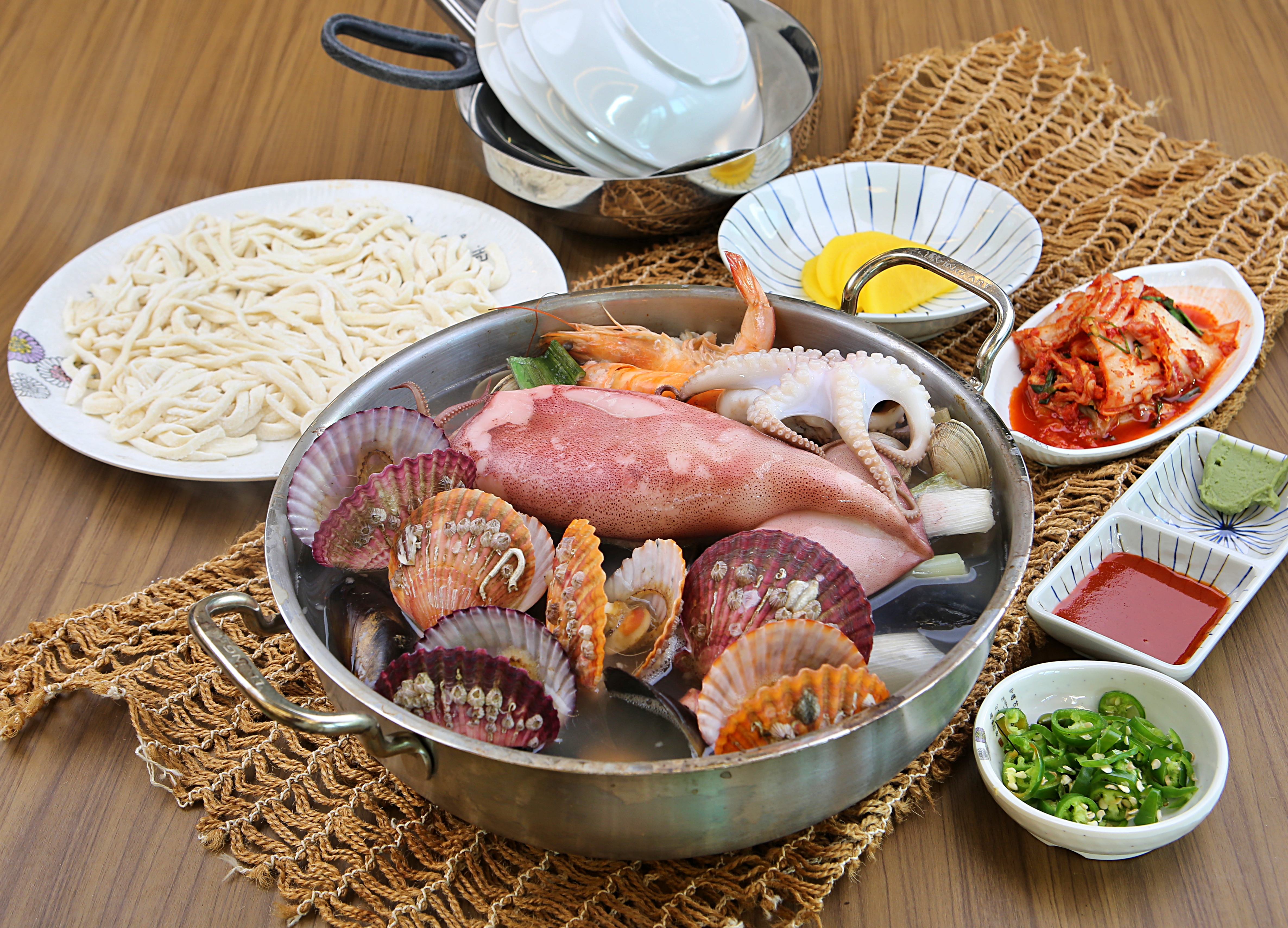 해물칼국수 (맑은육수) (1인) (2인이상주문)