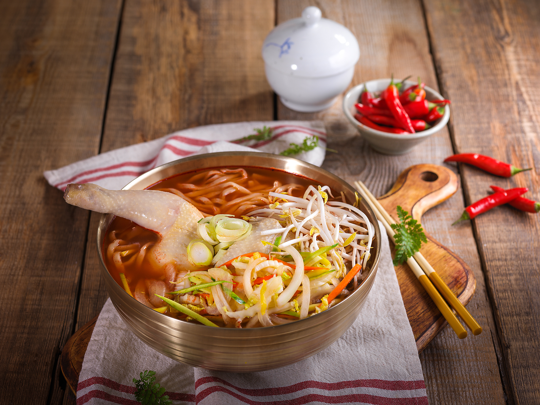 얼큰닭칼국수