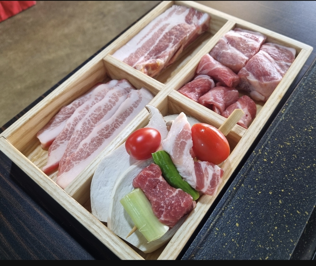 돼지고기모듬 (550g)