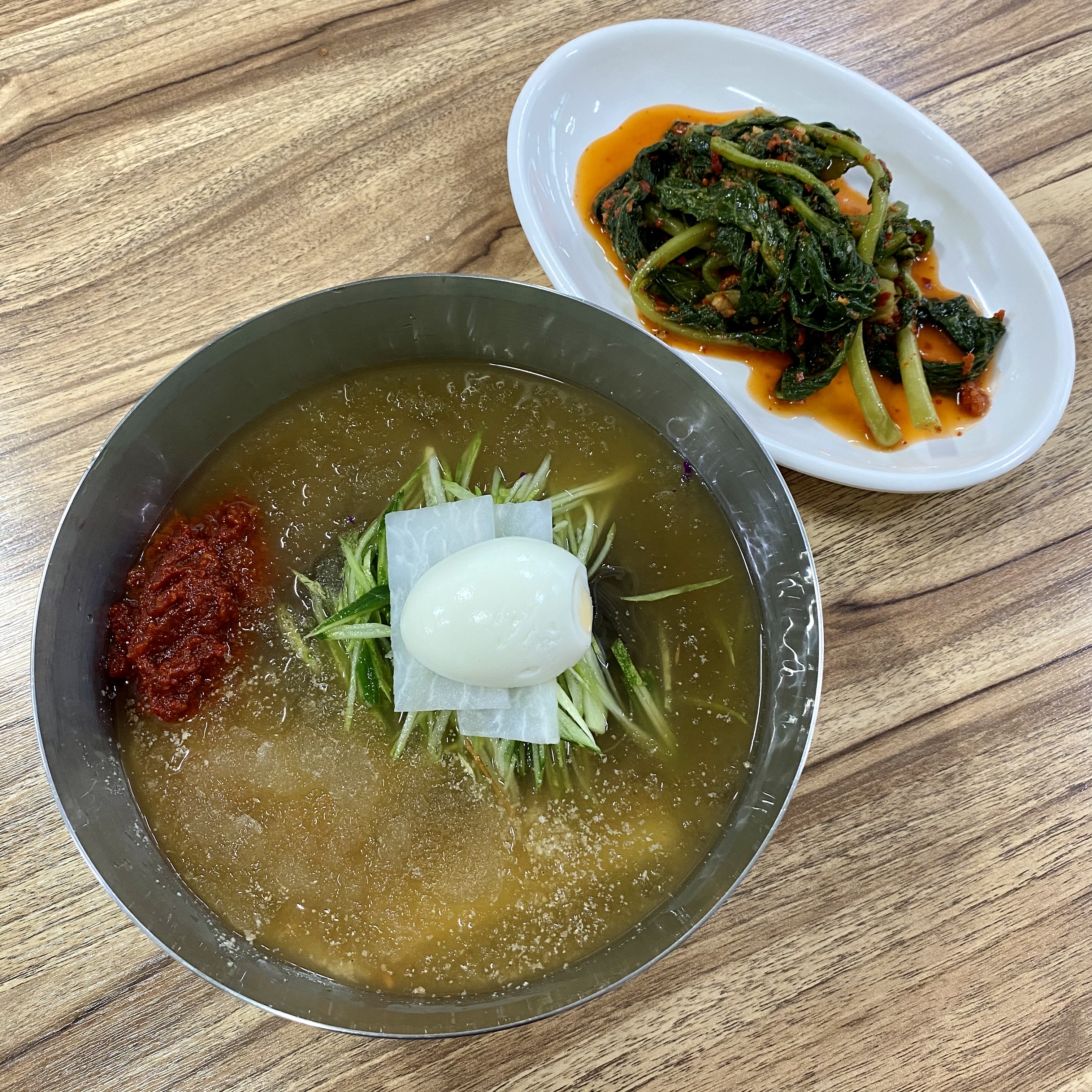 물냉면