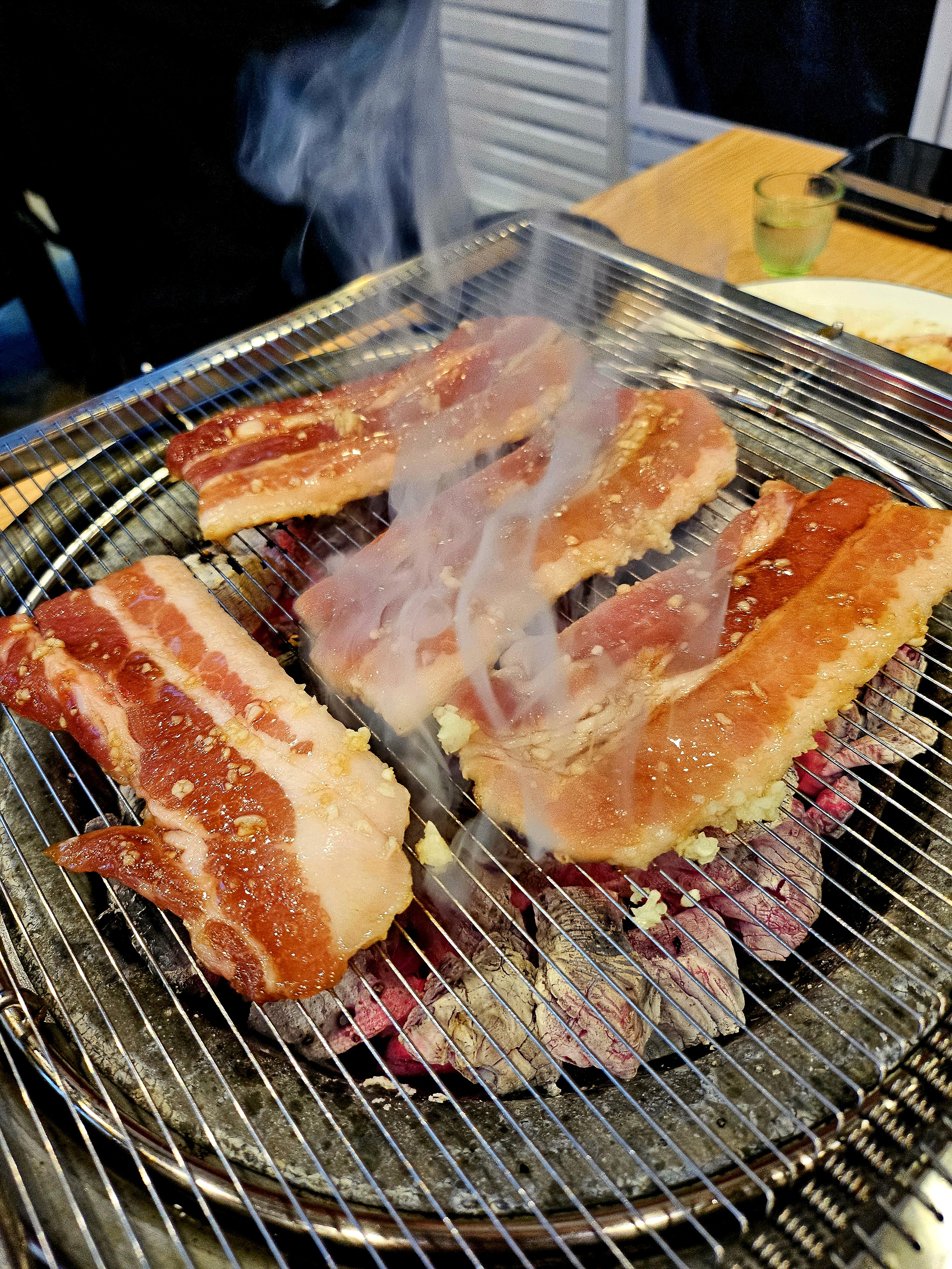 숯불양념삼겹살(간장/매콤)