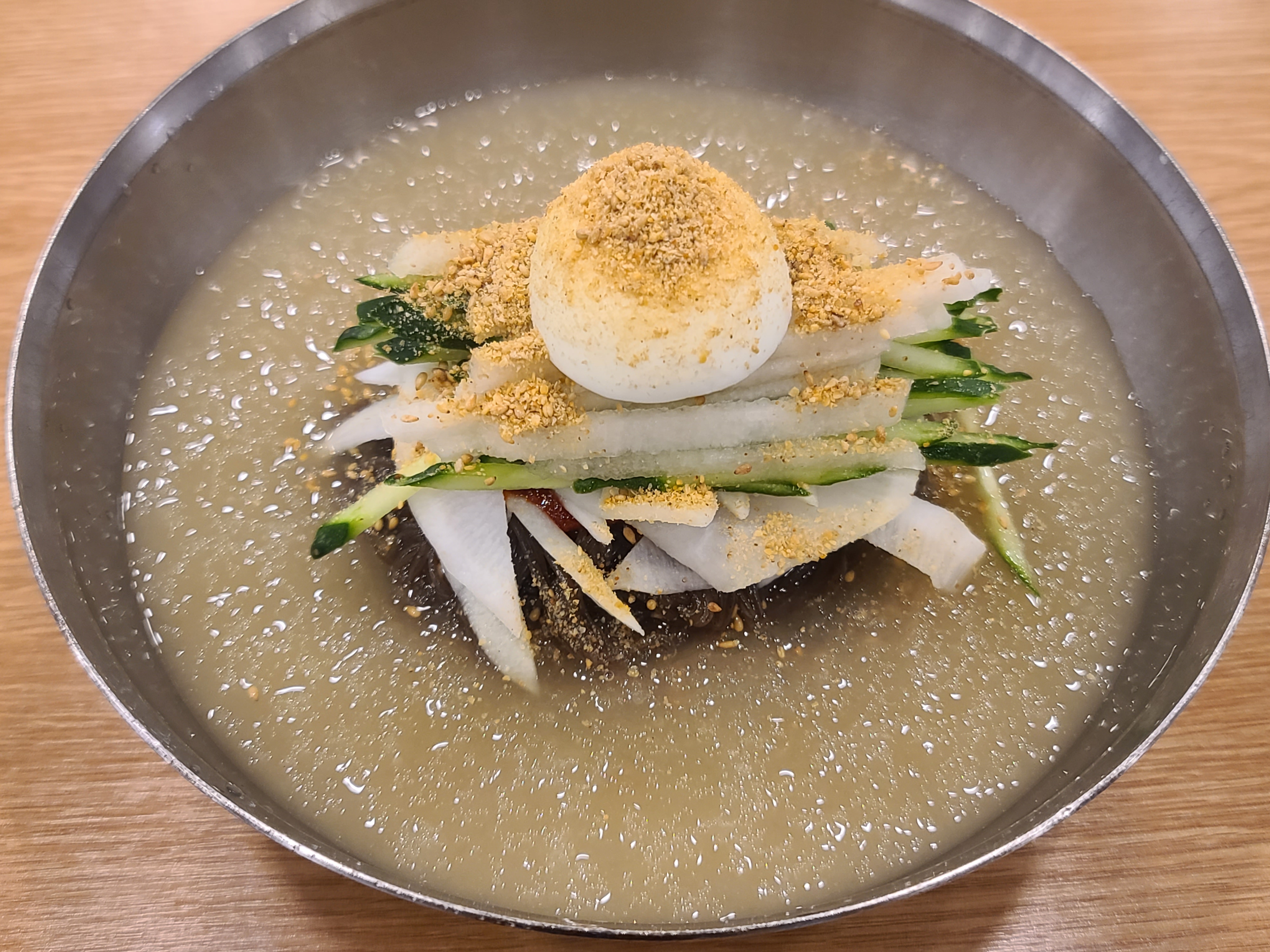물냉면