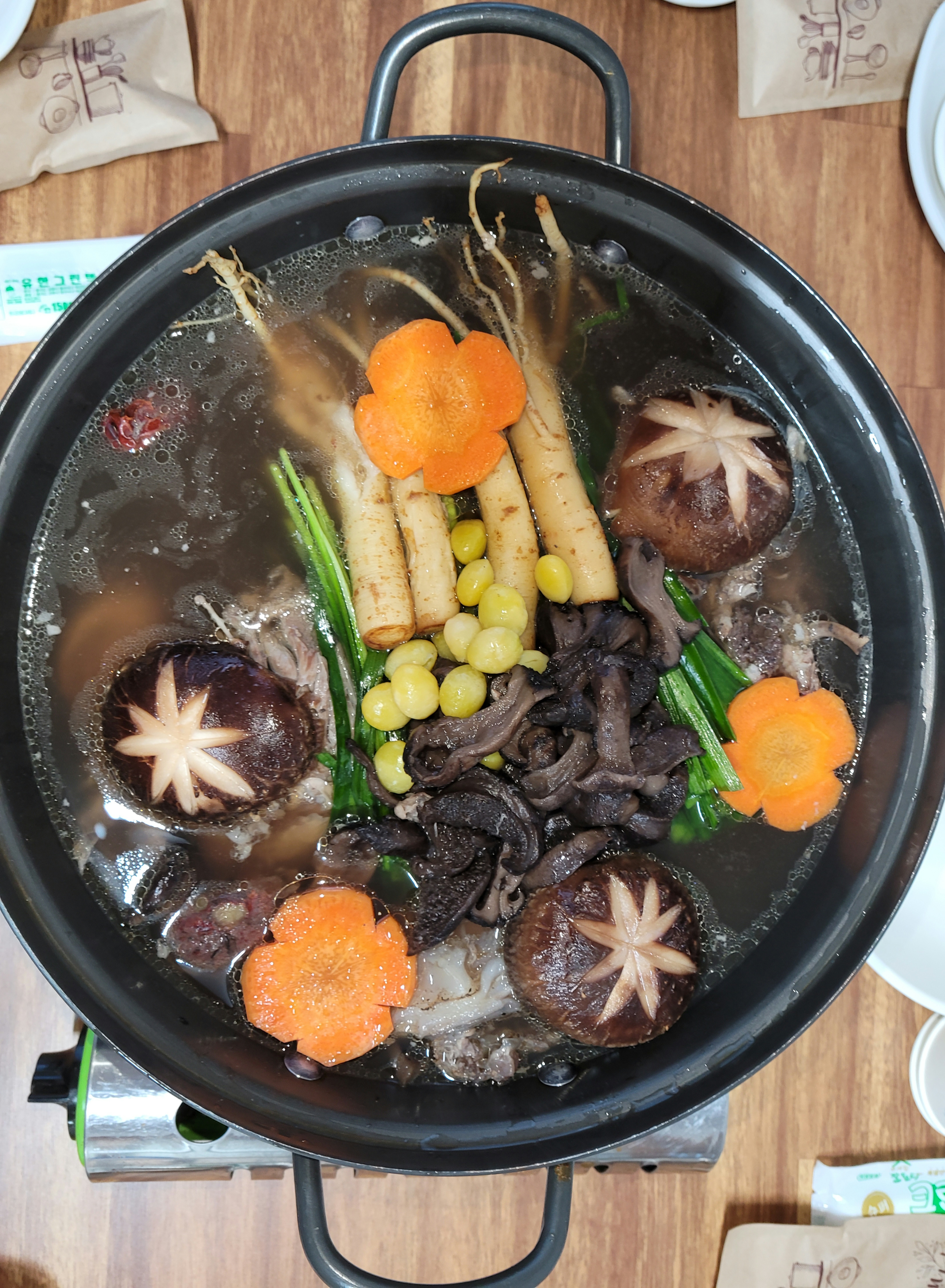 Gangbyeonsikdang (강변식당) 2