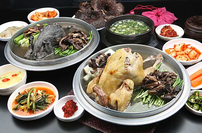 Neungibeoseotbaeksuk (능이버섯백숙) 1