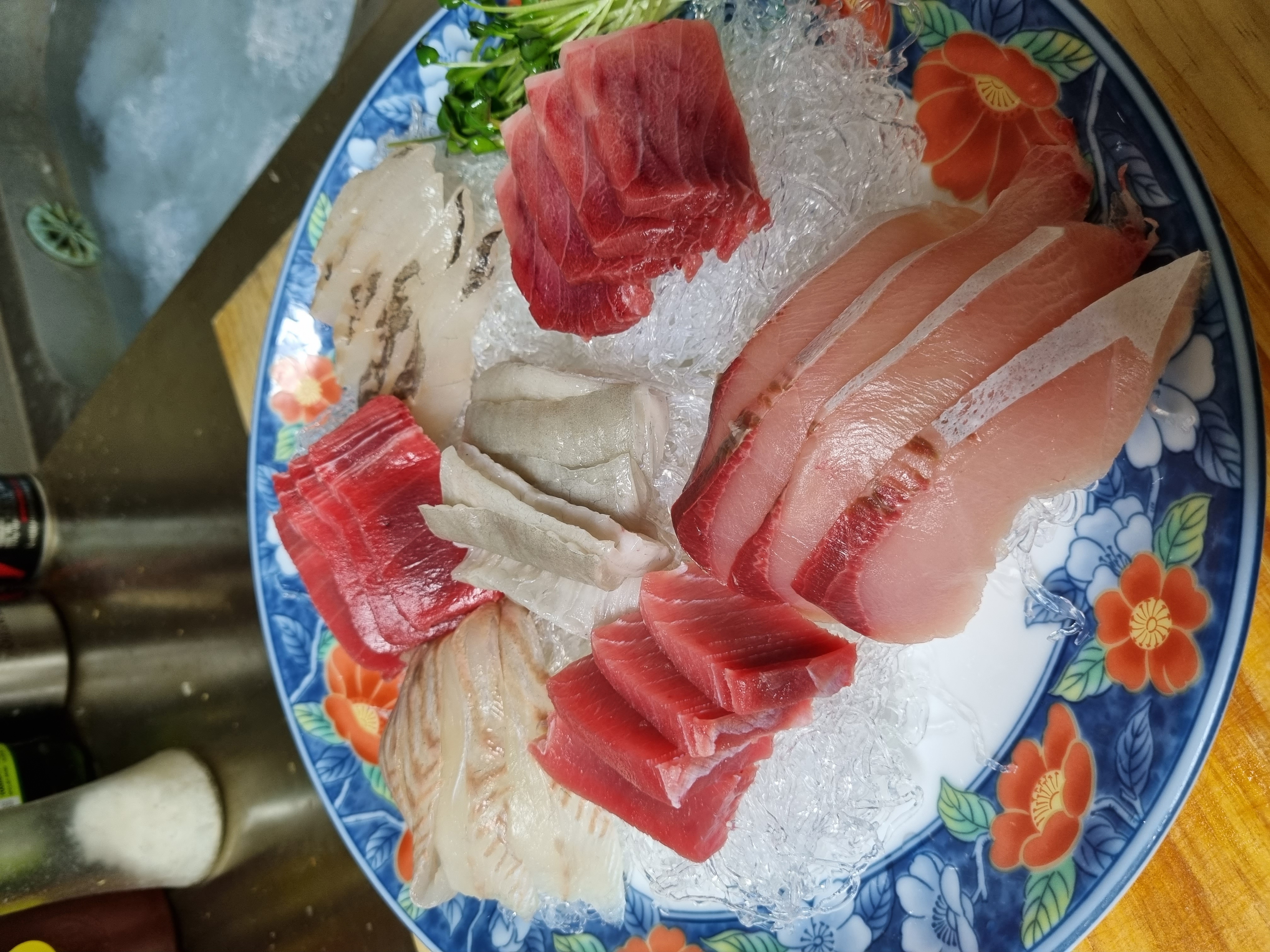 Saenggaknahoechobap (생각나회초밥) 2