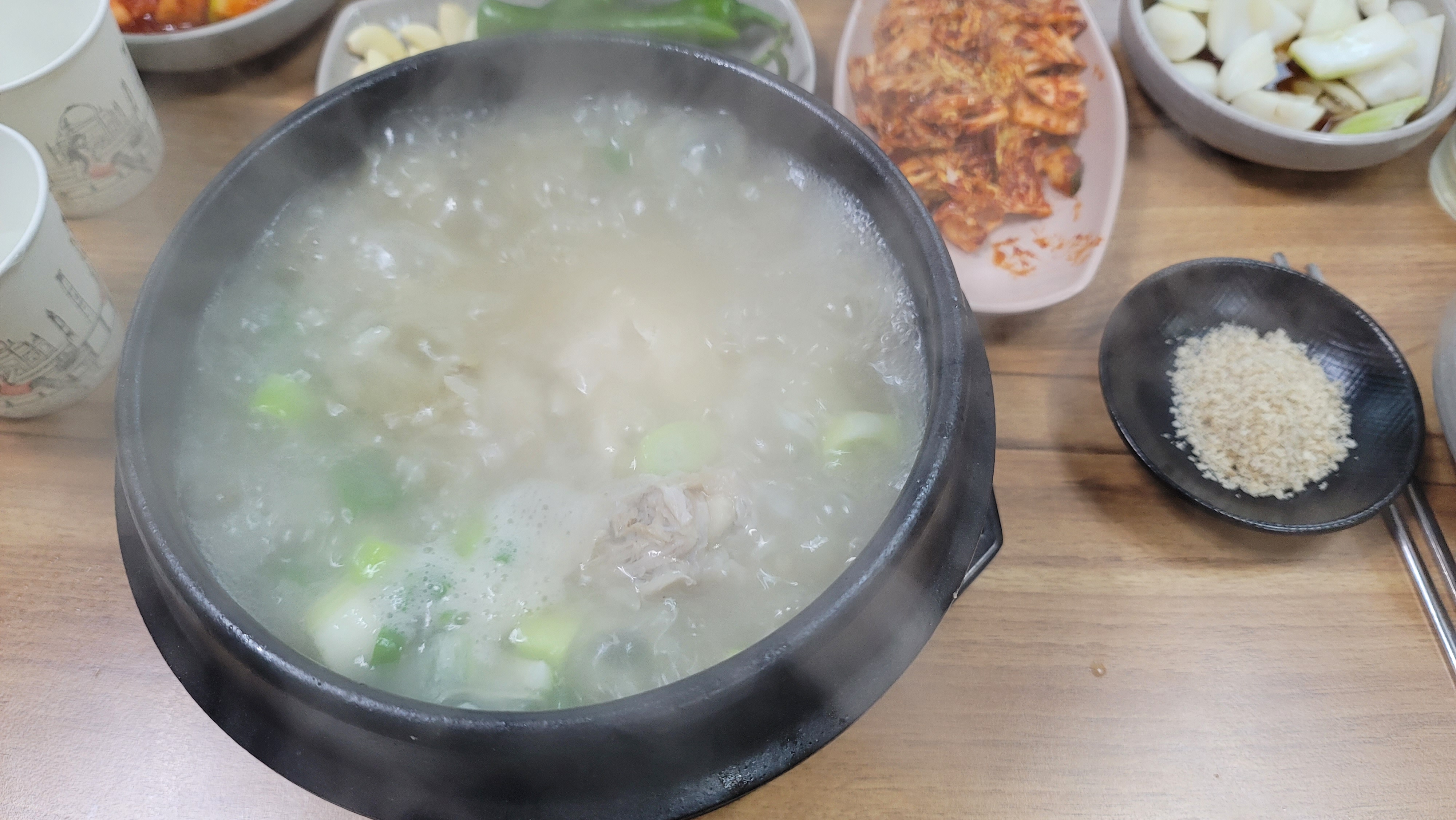 엄나무녹두삼계탕 사진 2