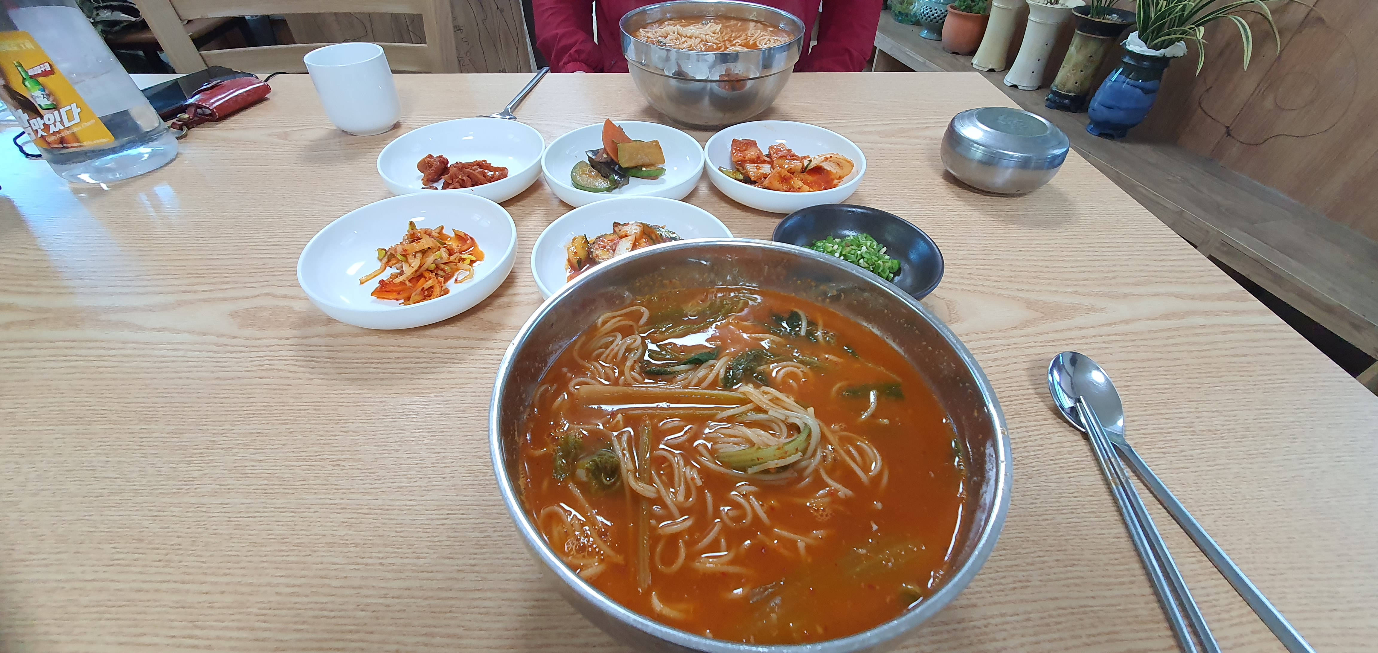 Hoecheongangmaeuntang (회천강매운탕) 2