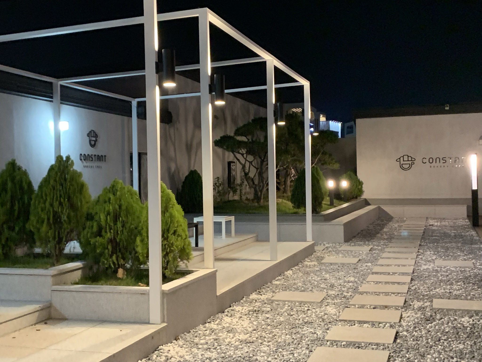 Keonseuteonteu (컨스턴트) 2