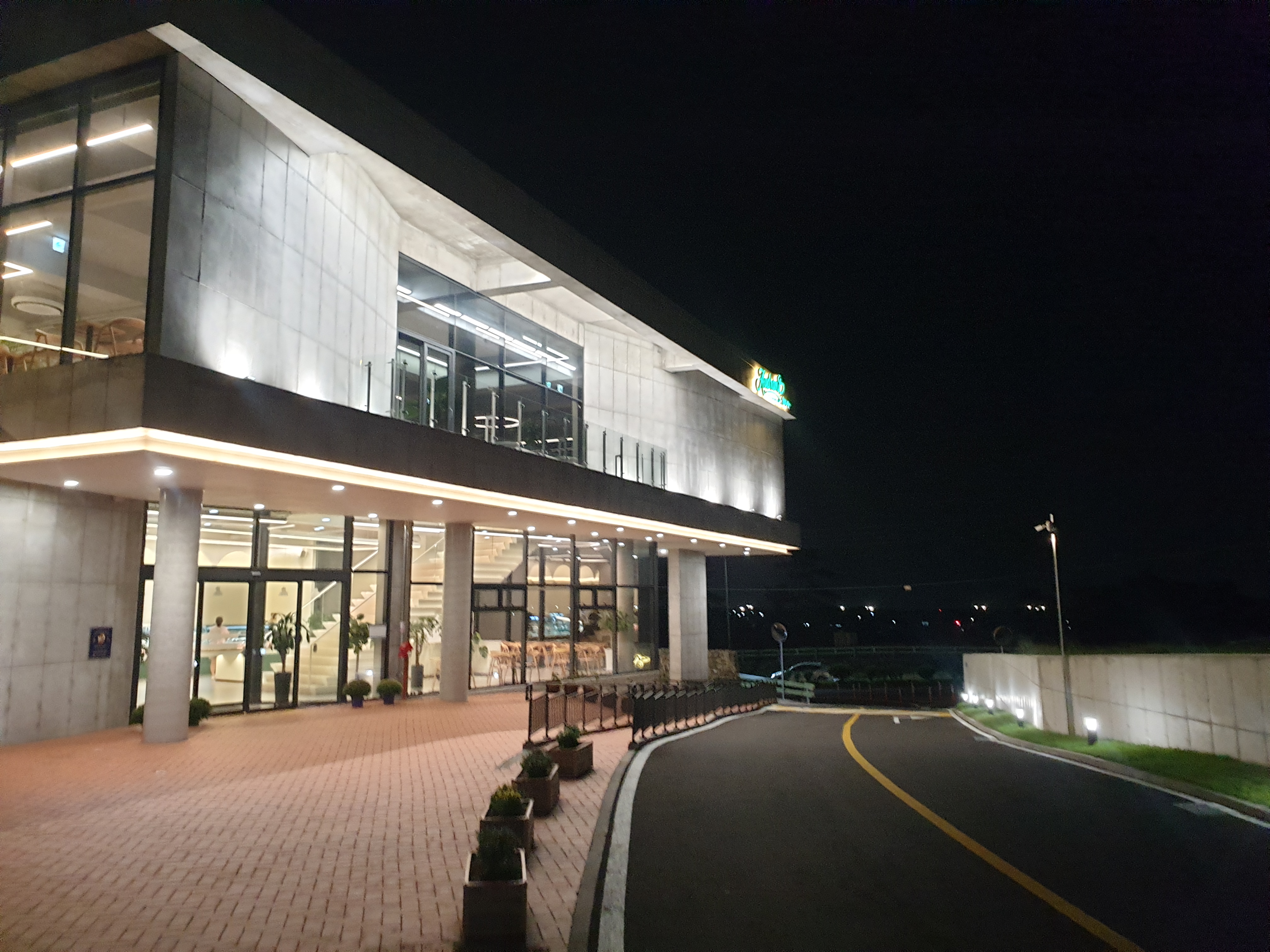 오드랑베이커리&카페 신촌점 대표 사진