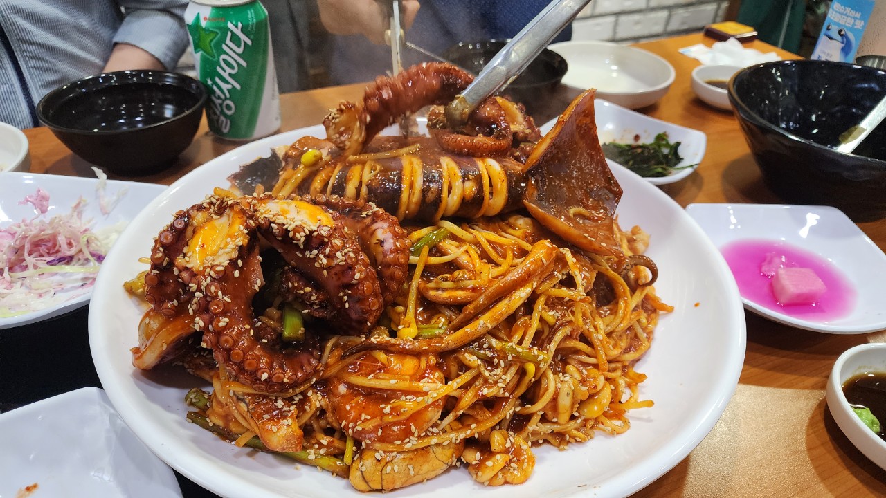 Dokdohaemulaljjimtang (독도해물알찜탕) 1
