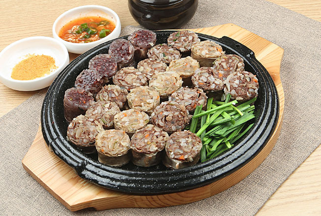 Baekamtojongsundaeguk (백암토종순대국) 1