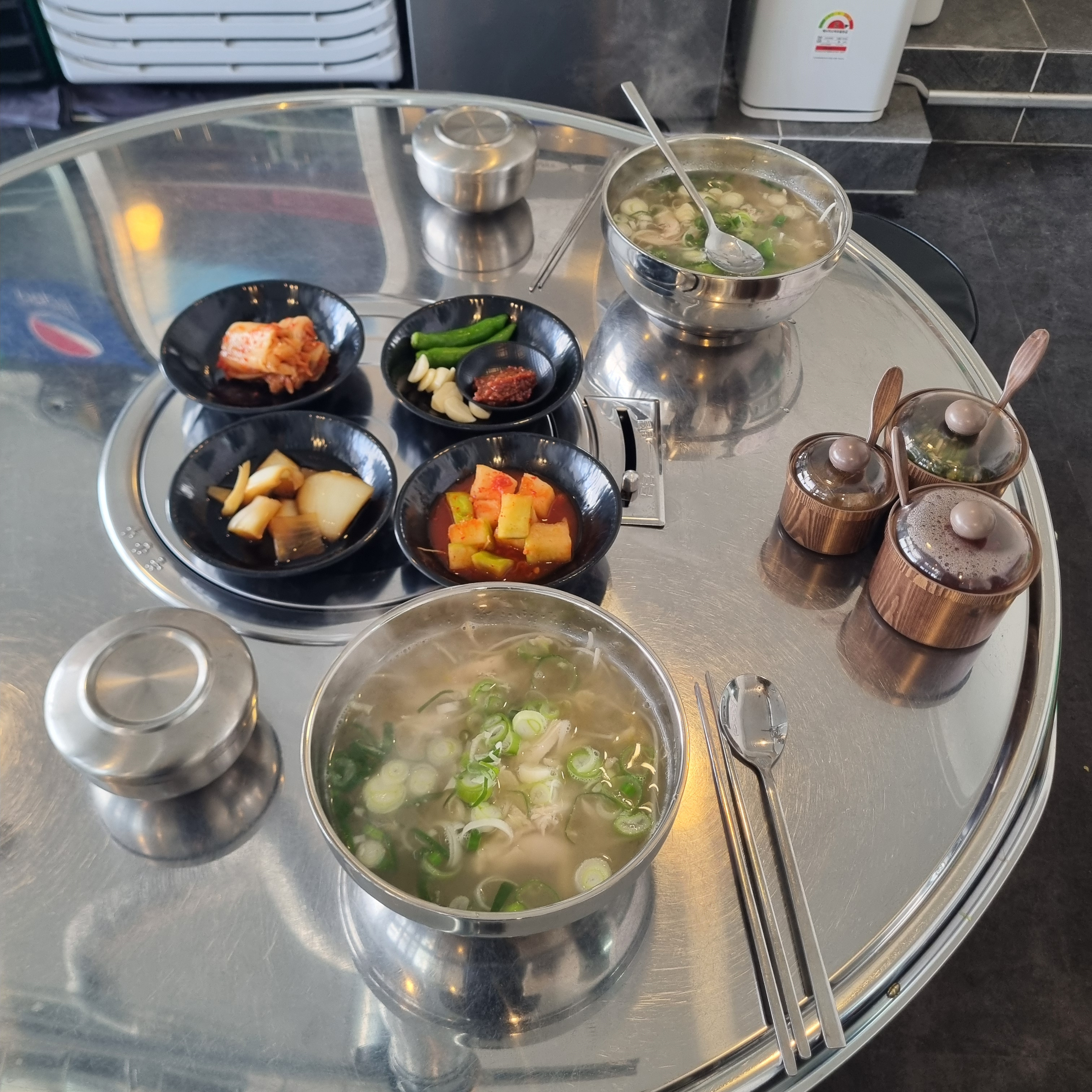 Jibodaksutbulgui (지보닭숯불구이) 3