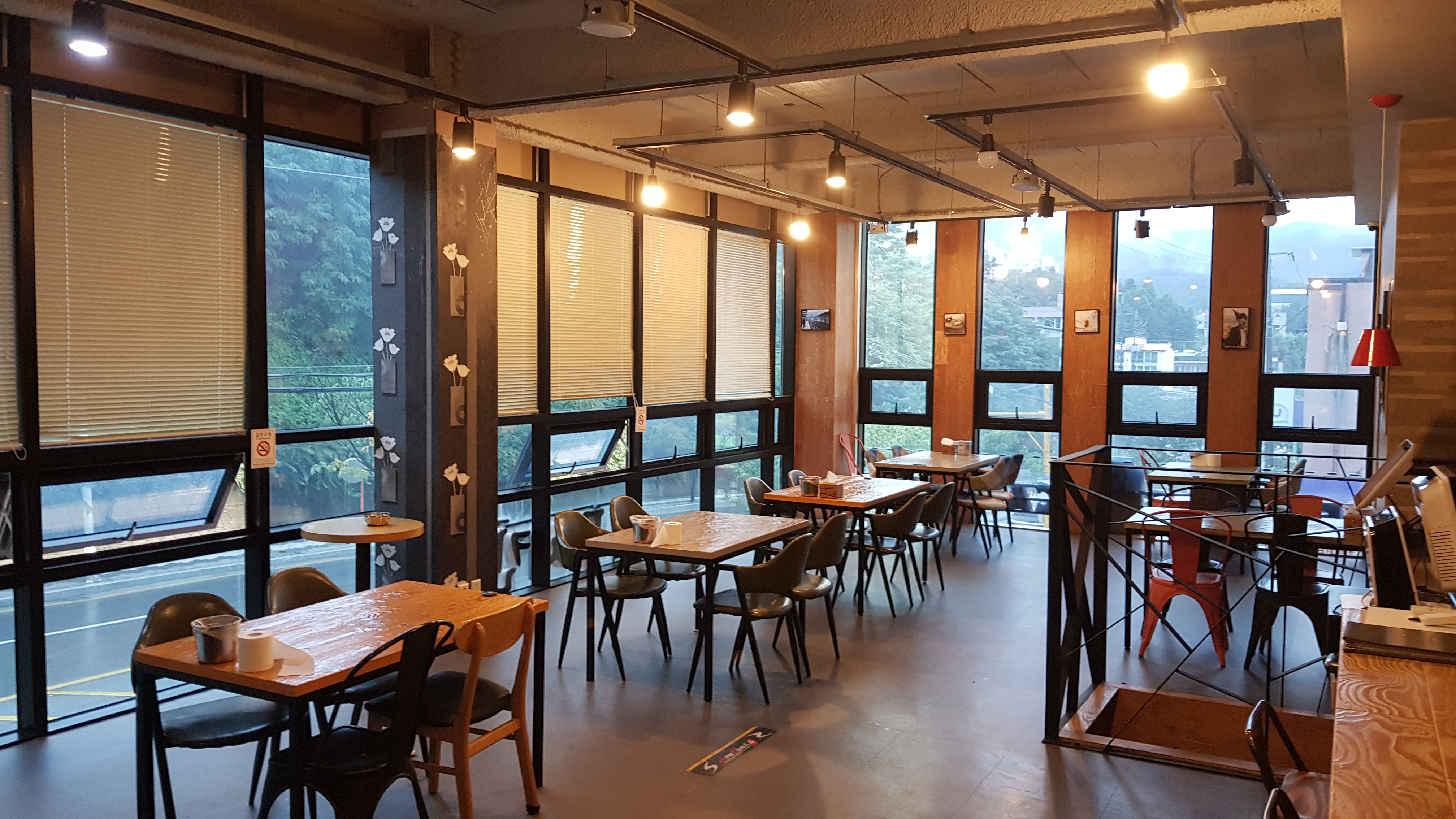 돈치킨황지점 3