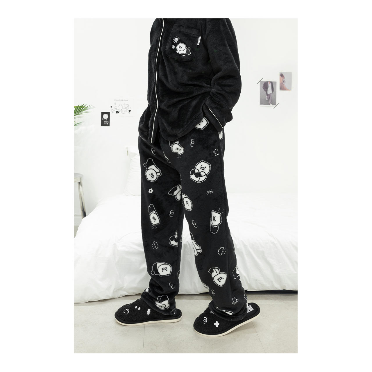 Kakao Friends Doodle Doodle Sleep Pajamas Set Chunsik