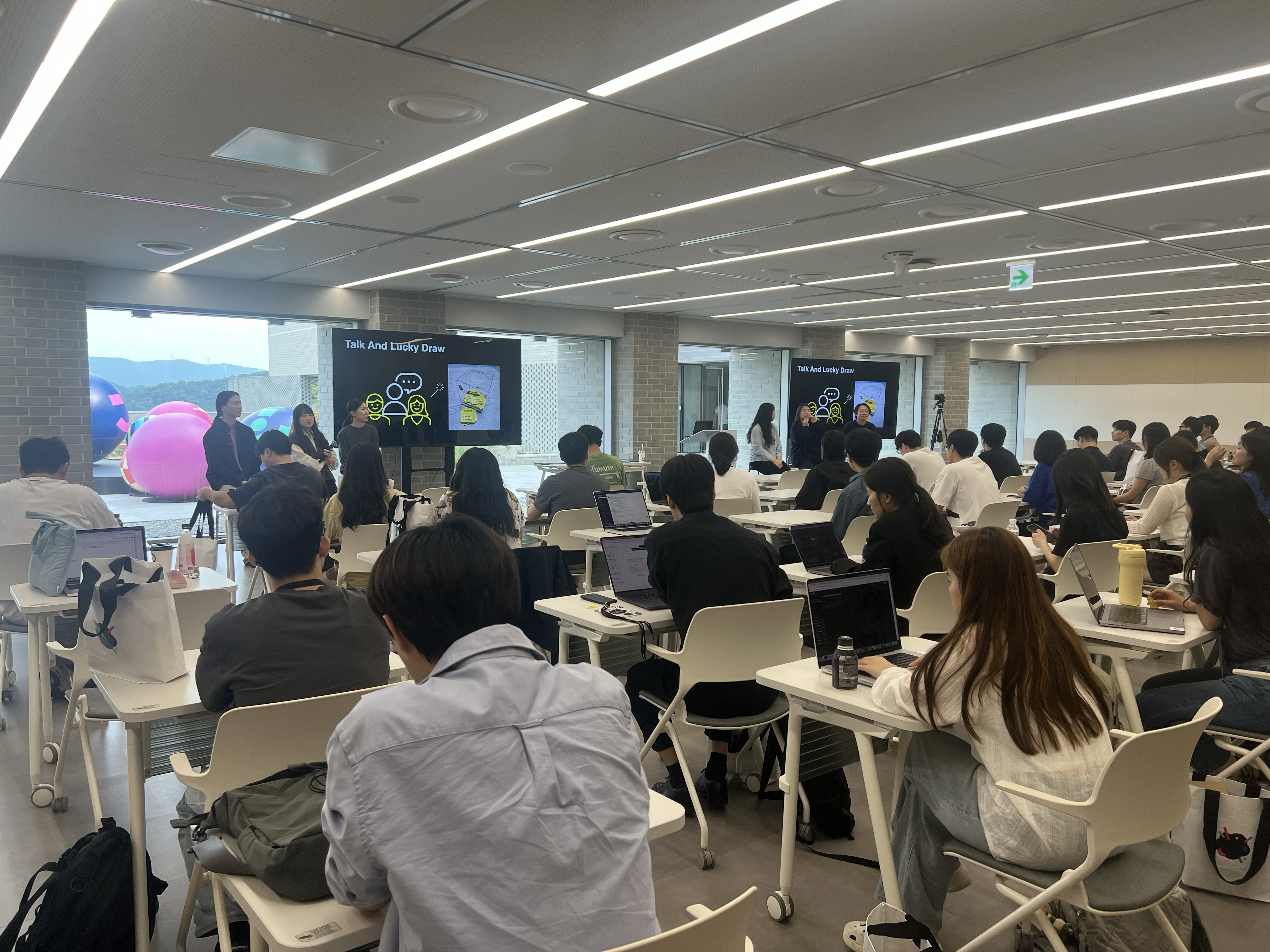 if(kakao)25 Krew Day FE 패널톡: 혈관에 피 대신 철(Fe)이 흐르는 FE 개발자들의 이야기 -  tech.kakao.com